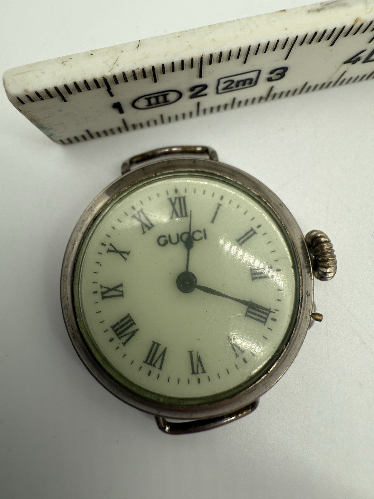 ANTIKE ARMBANDUHR GUCCI IM SAVONETTE STILL - HANDAUFZUG - RÖMISCHE ZAHLEN