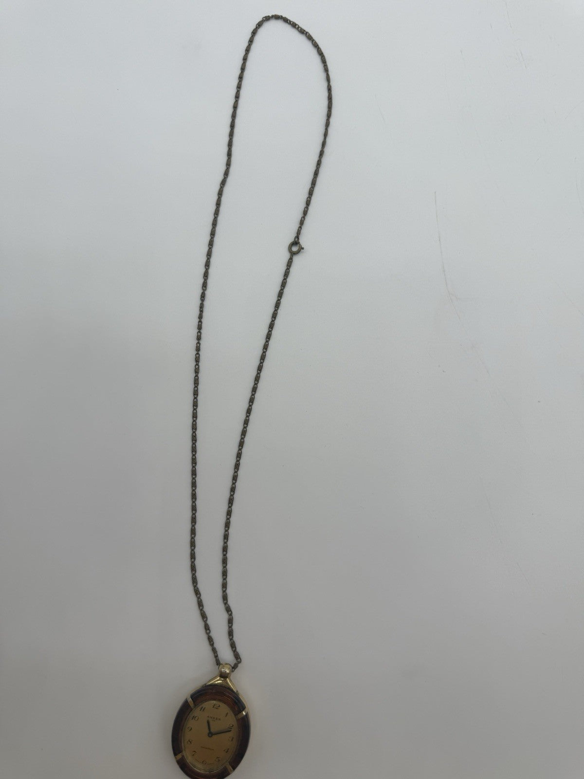 ART DECO ANKER 100 HANDAUFZUG DAMEN UMHÄNGE ANHÄNGER UHR BAKELIT & KETTE