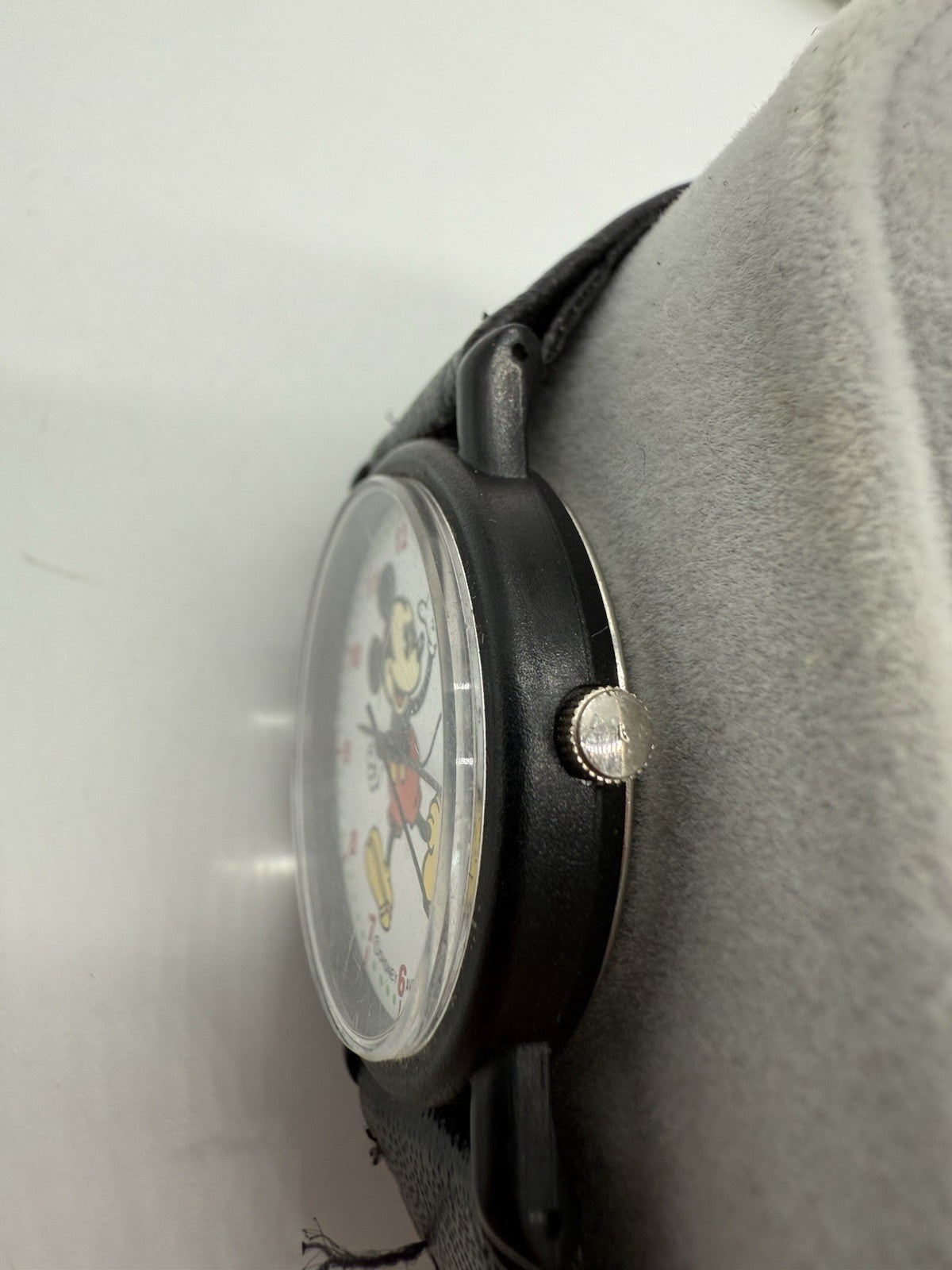 VINTAGE MICKEY MOUSE ARMBANDUHR AVRONEL QUARZ UHR LÄUFT