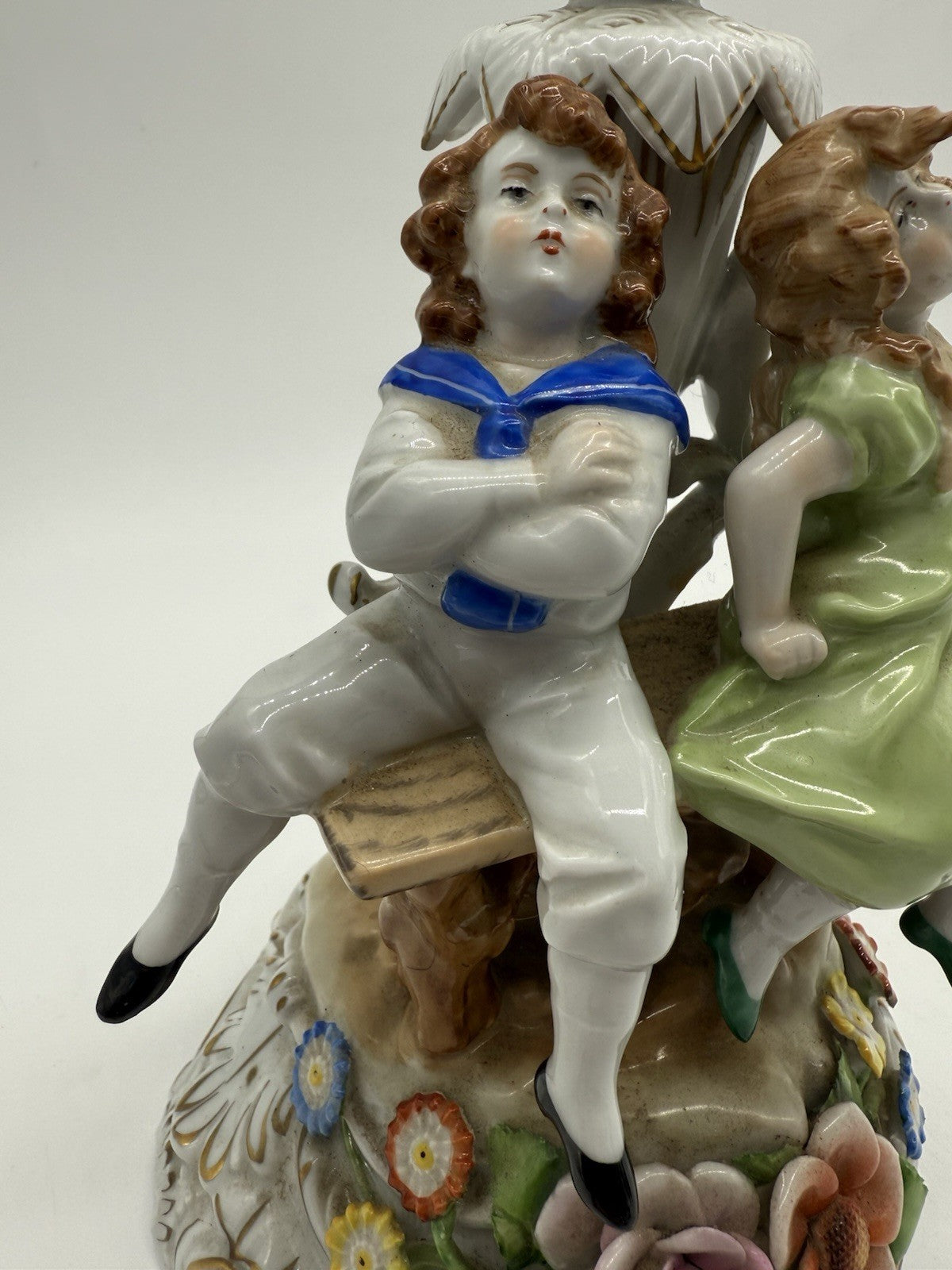 PORZELLAN KERZENLEUCHTER MIT 2 KINDERN PMP 1817 HANDBEMALT MIT BLUMEN