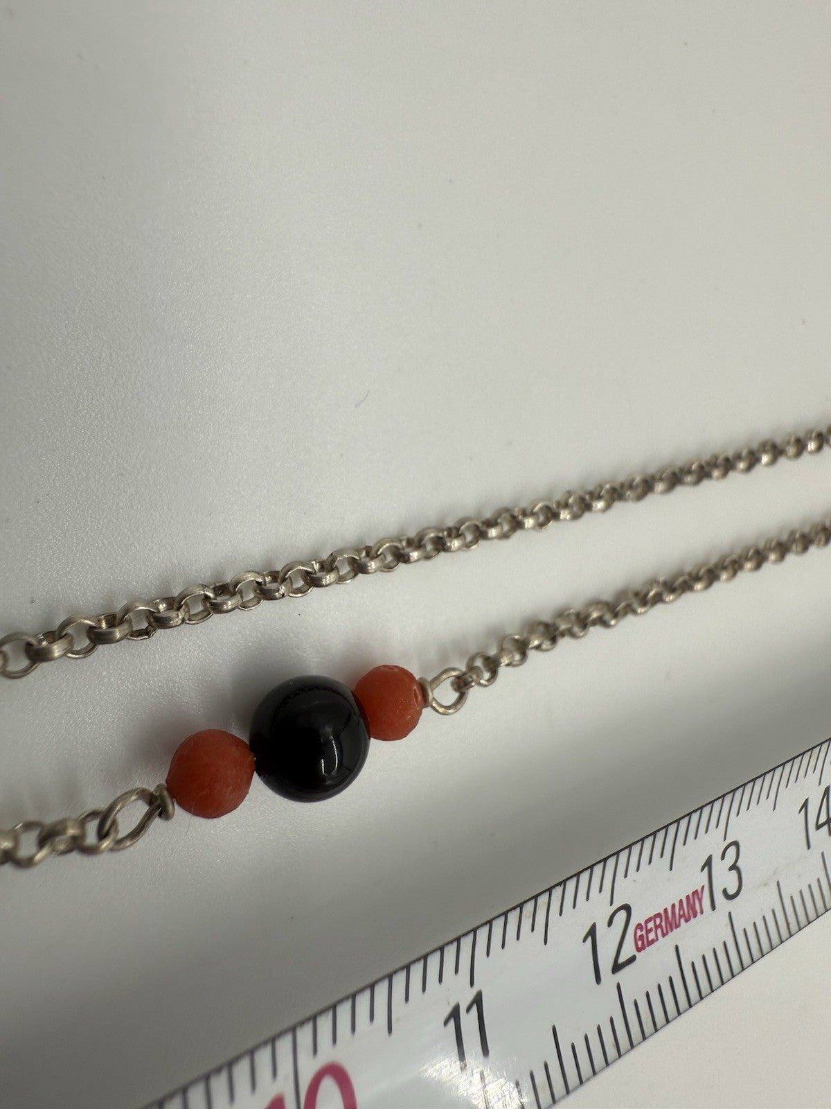 VINTAGE 835 SILBER KETTE MIT KORALLEN .- KUGELN, SCHÖNE ALTE SILBERKETTE