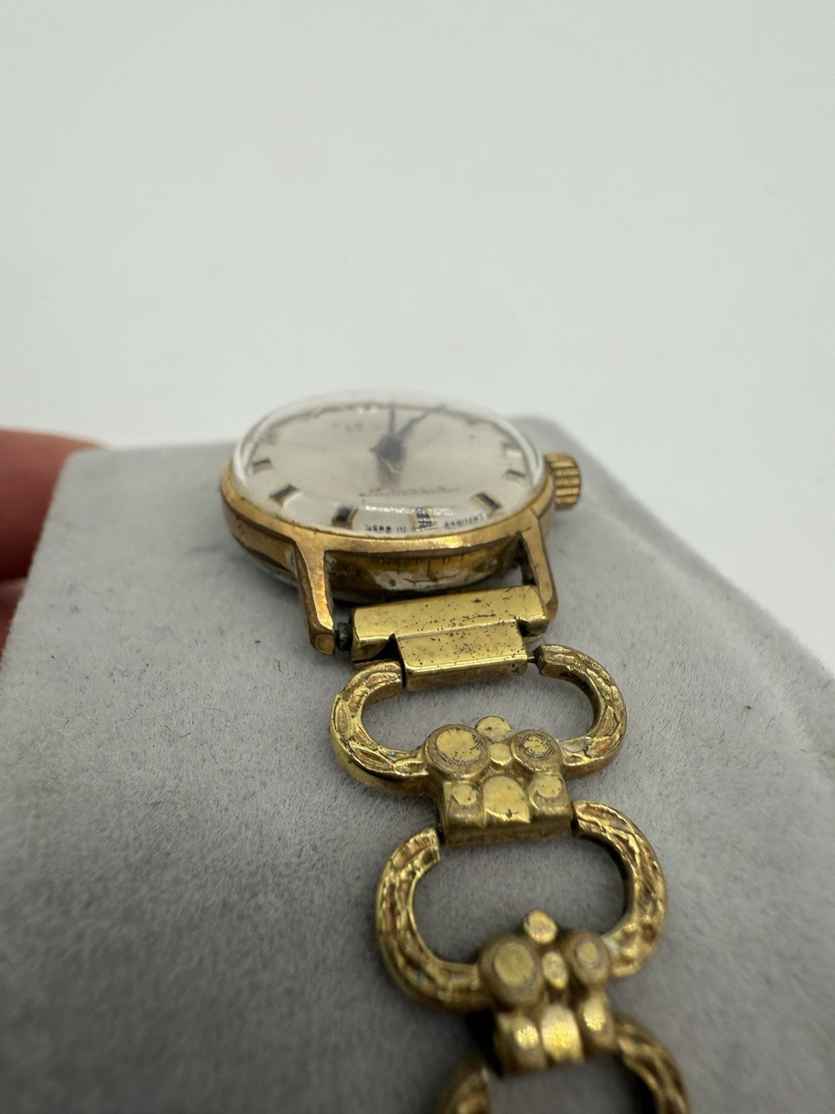 VINTAGE KIENZLE SELECTA DAMENUHR MIT FLORALES ARMBAND 17 JEWELS VERGOLDET