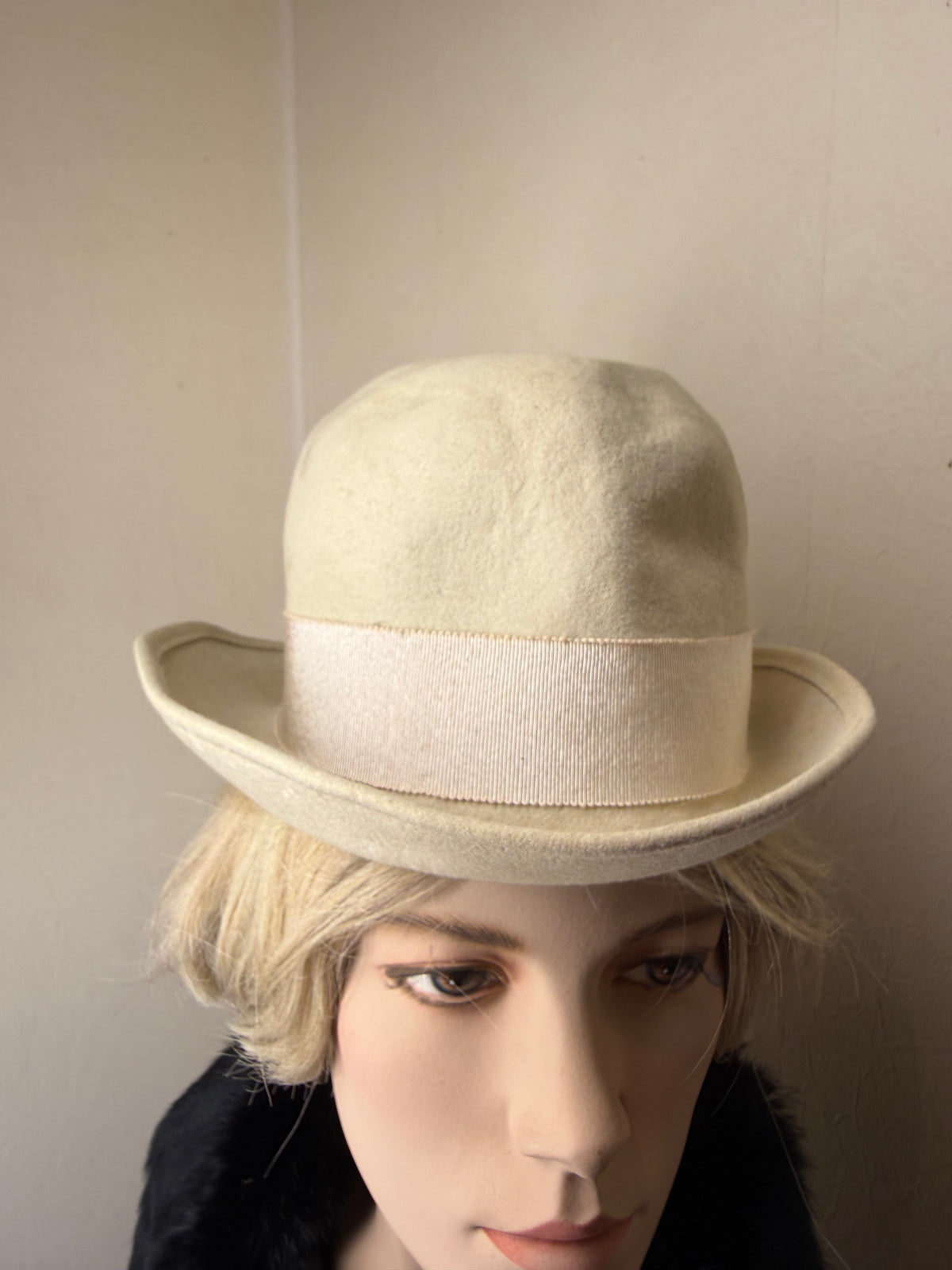 Vintage Filzhut Creme – Eleganter Fedora Hut mit Ripsband