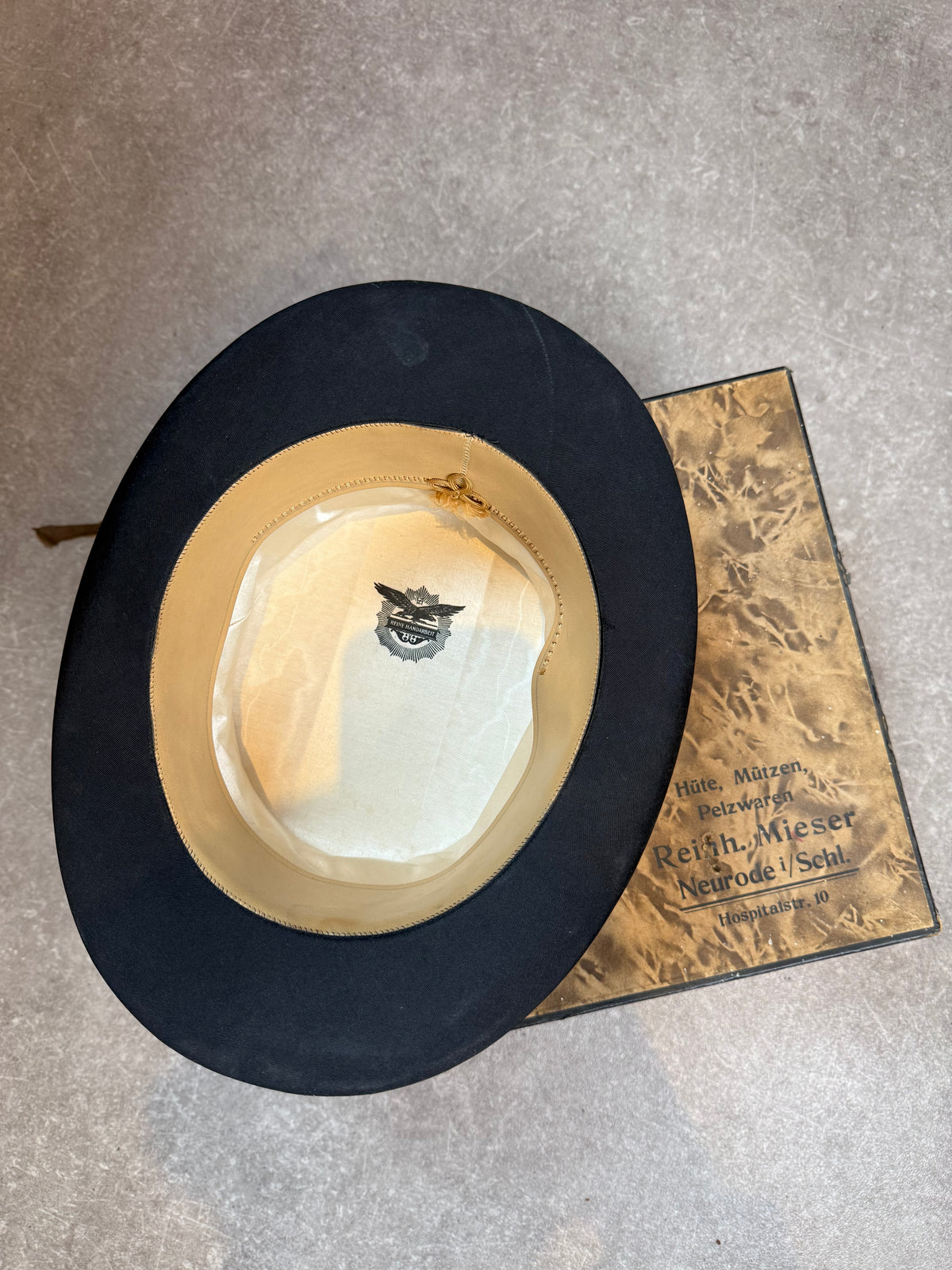 Antiker Seidenzylinder Reine Handarbeit Herren Top Hat mit Original Hutschachtel