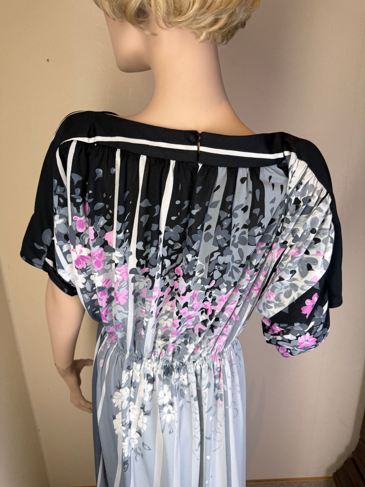 Vintage 80er Maxikleid Damen – Schwarz Grau Rosa Blumen & Streifen