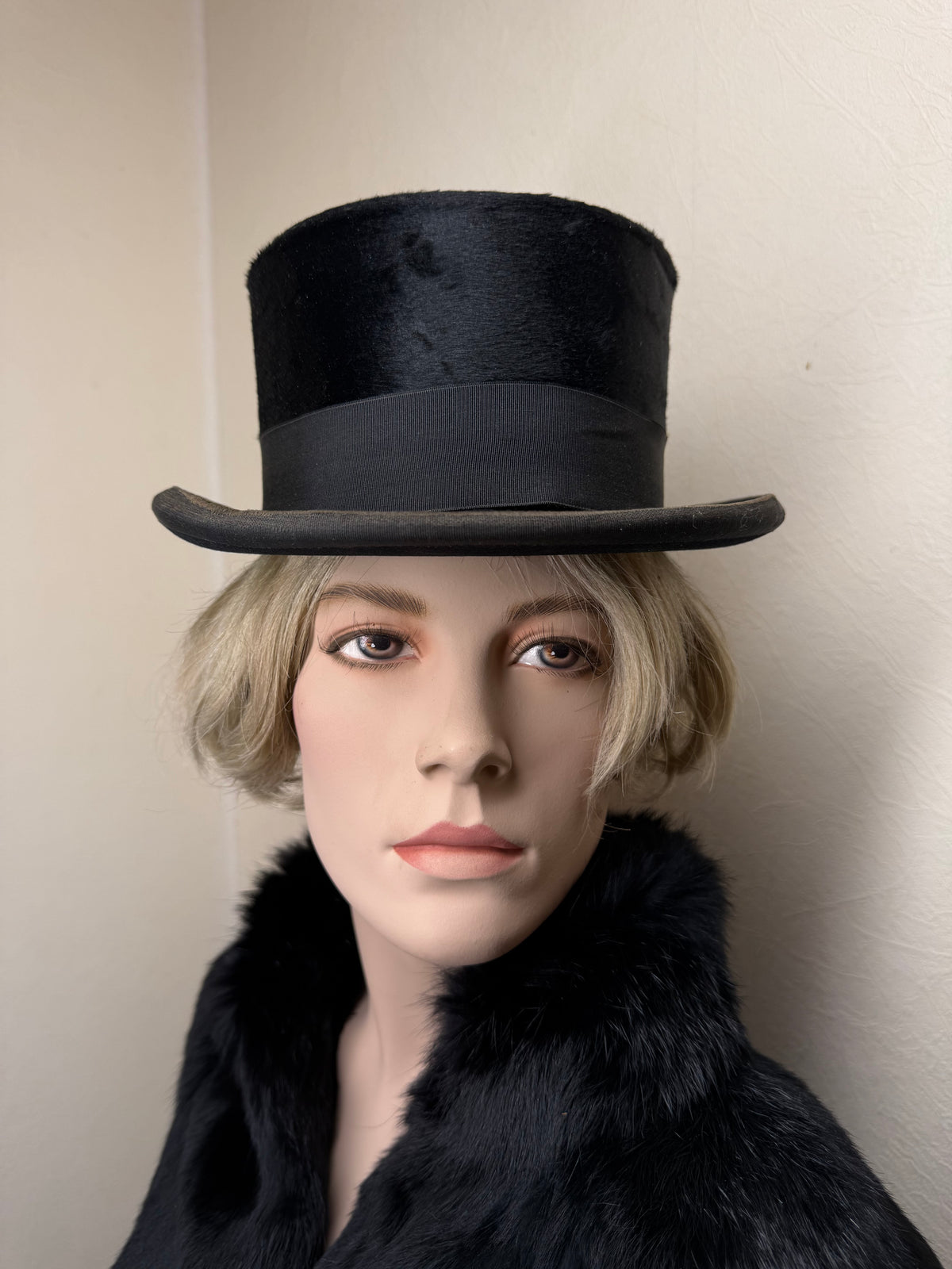 Antiker schwarzer Zylinder Top Hat Seidenzylinder Herren Hut mit Hutkoffer Vintage