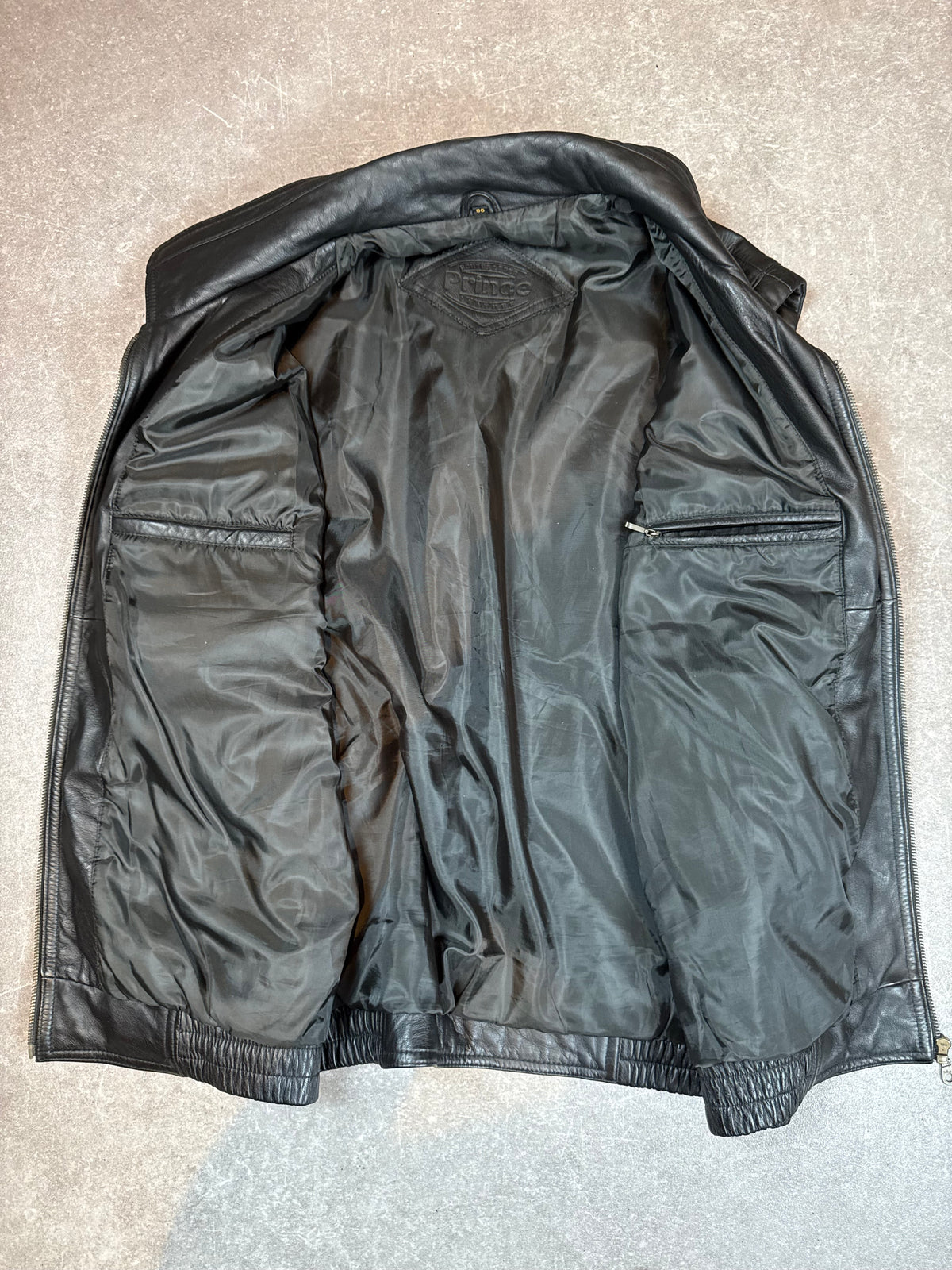 Prince Vintage Herren Lederweste Schwarz – Echtleder Gr. 56 Bikerweste