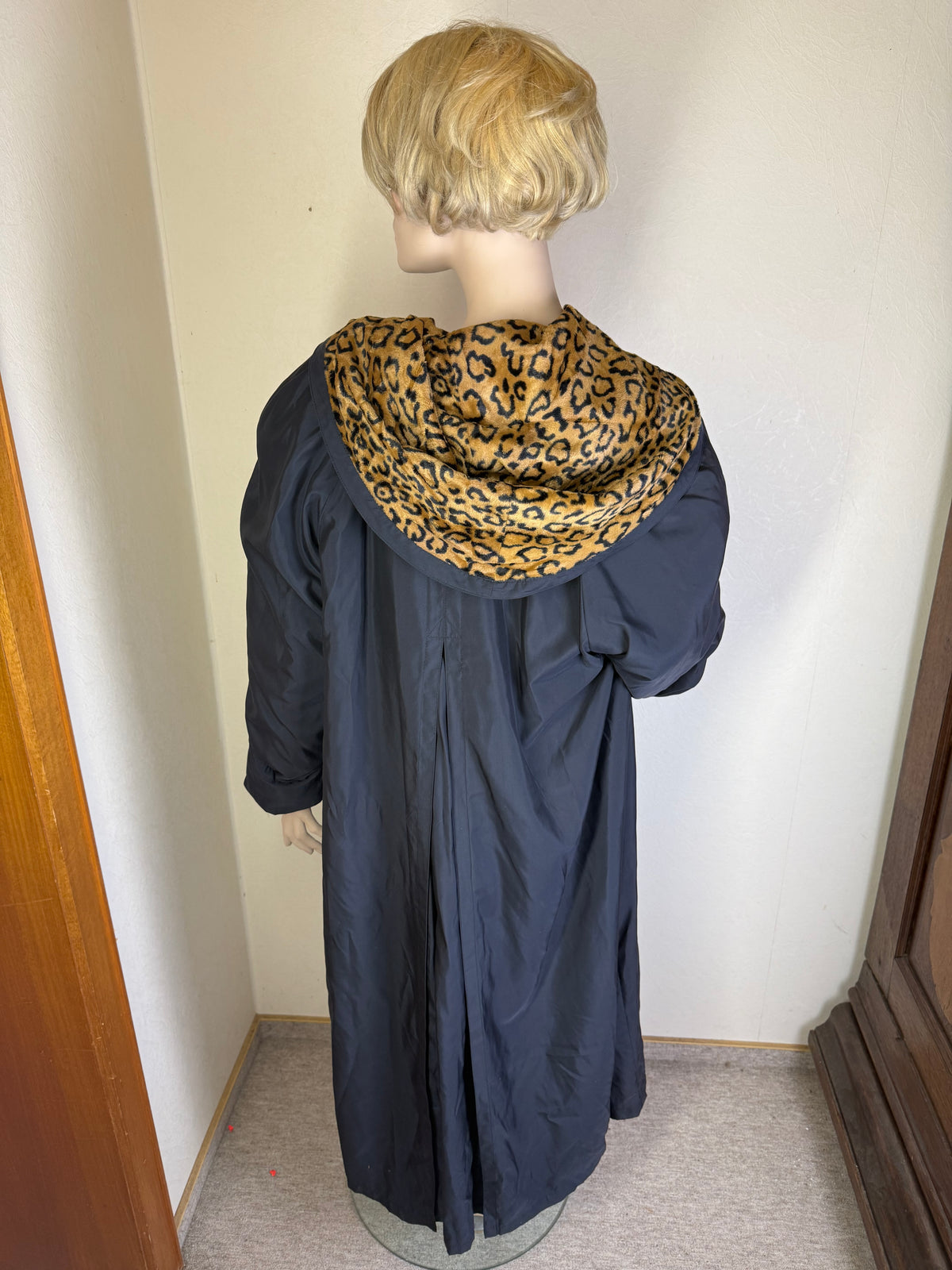 Vintage Damen Mantel Schwarz mit Leo Kapuze Leopard Longcoat Oversize