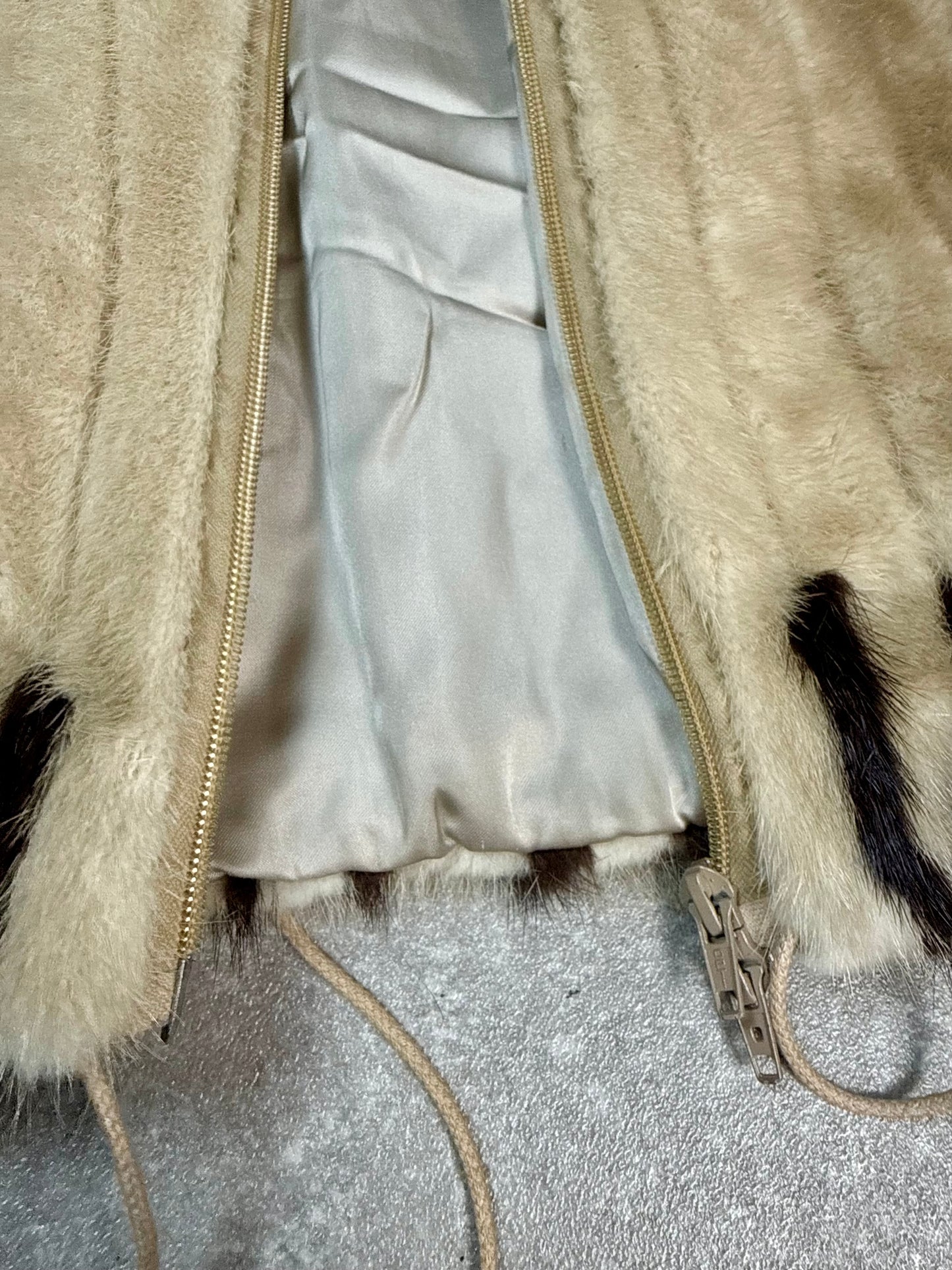Exklusive Vintage Nerzjacke aus echtem Nerz – Creme mit kontrastierenden Nerzspitzen Gr. 42/44