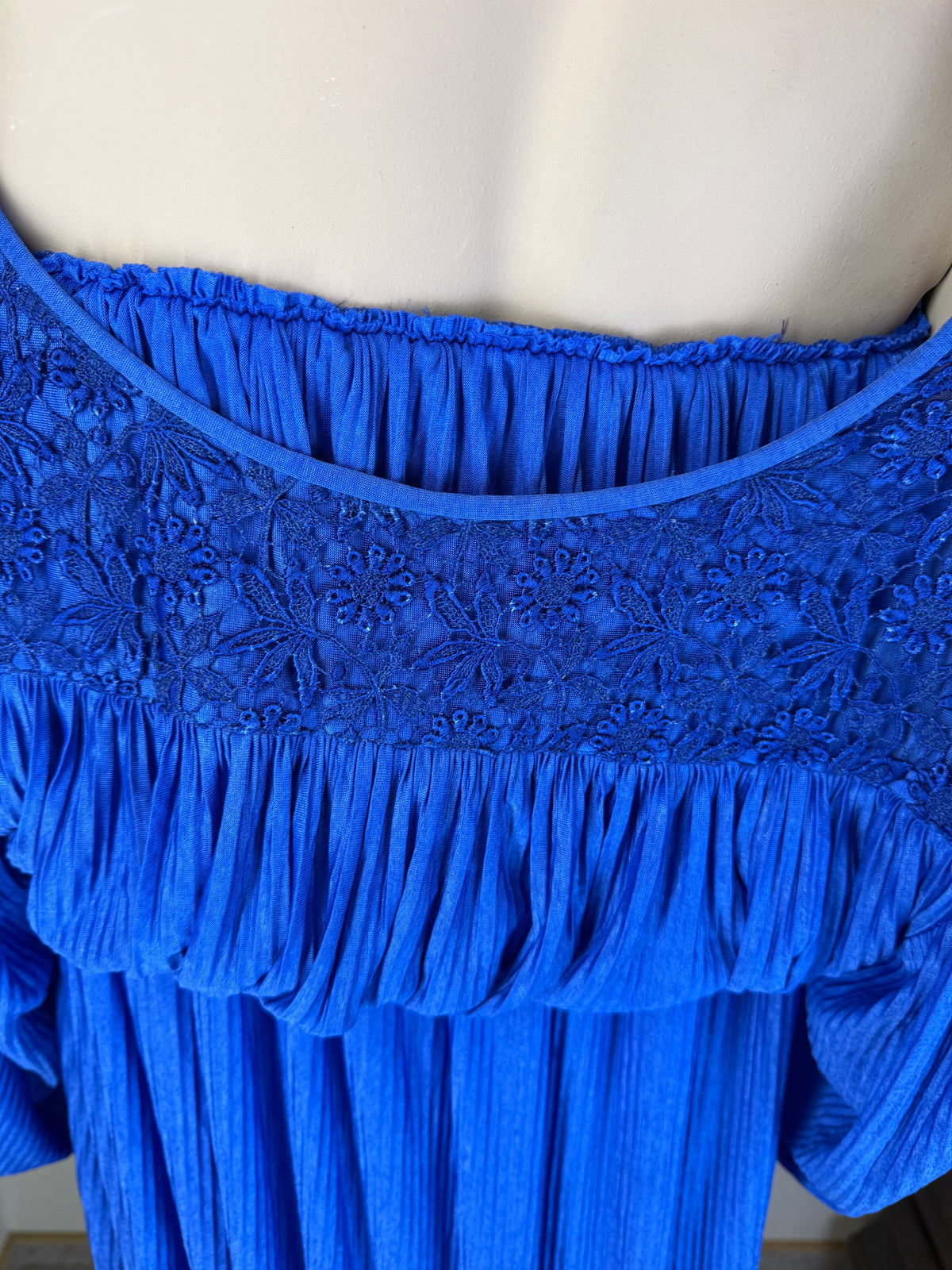 Vintage Plisseekleid Kobaltblau – Langarm Kleid mit Spitze