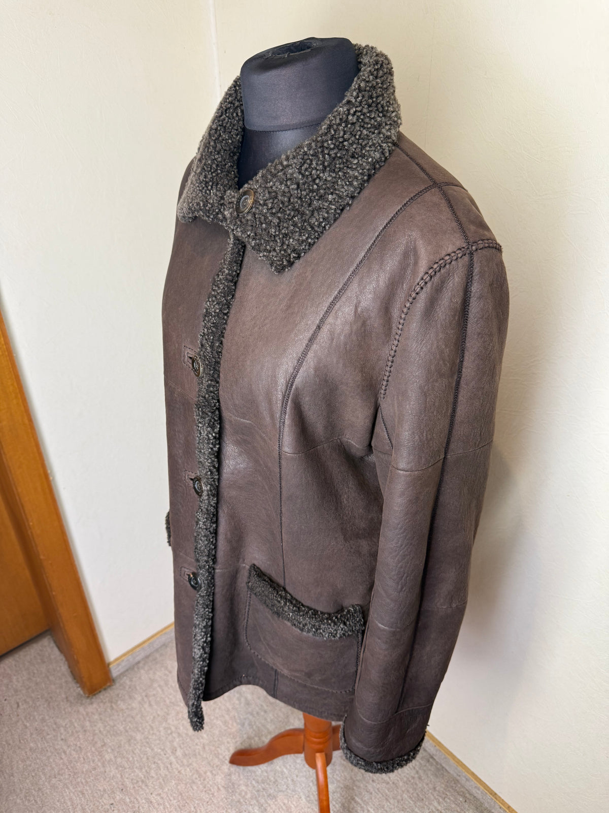 CHRIST Vintage Damen Lammfelljacke Braun – Echtleder Shearling Felljacke