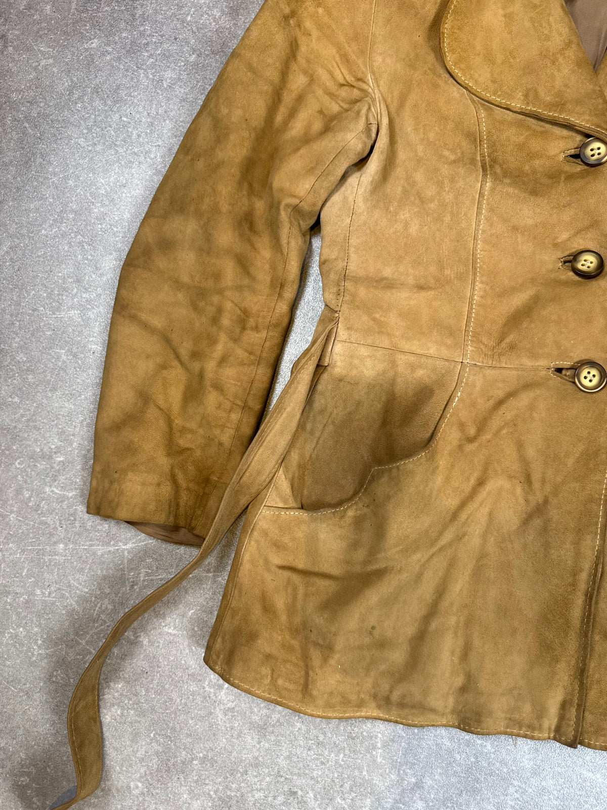 Vintage Damen Wildlederjacke Braun Cognac 70er Jahre Tailliert mit Gürtel