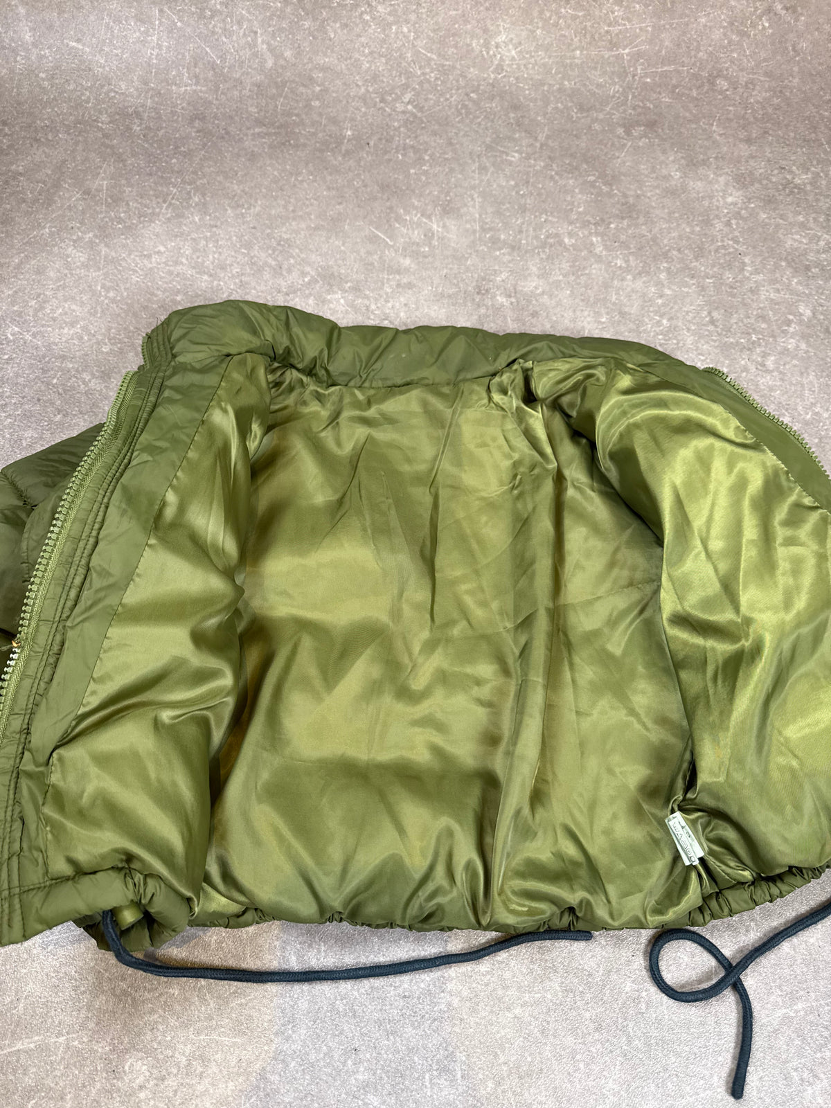 Damen Pufferjacke Olivgrün Gr. S – kurze Cropped Steppjacke