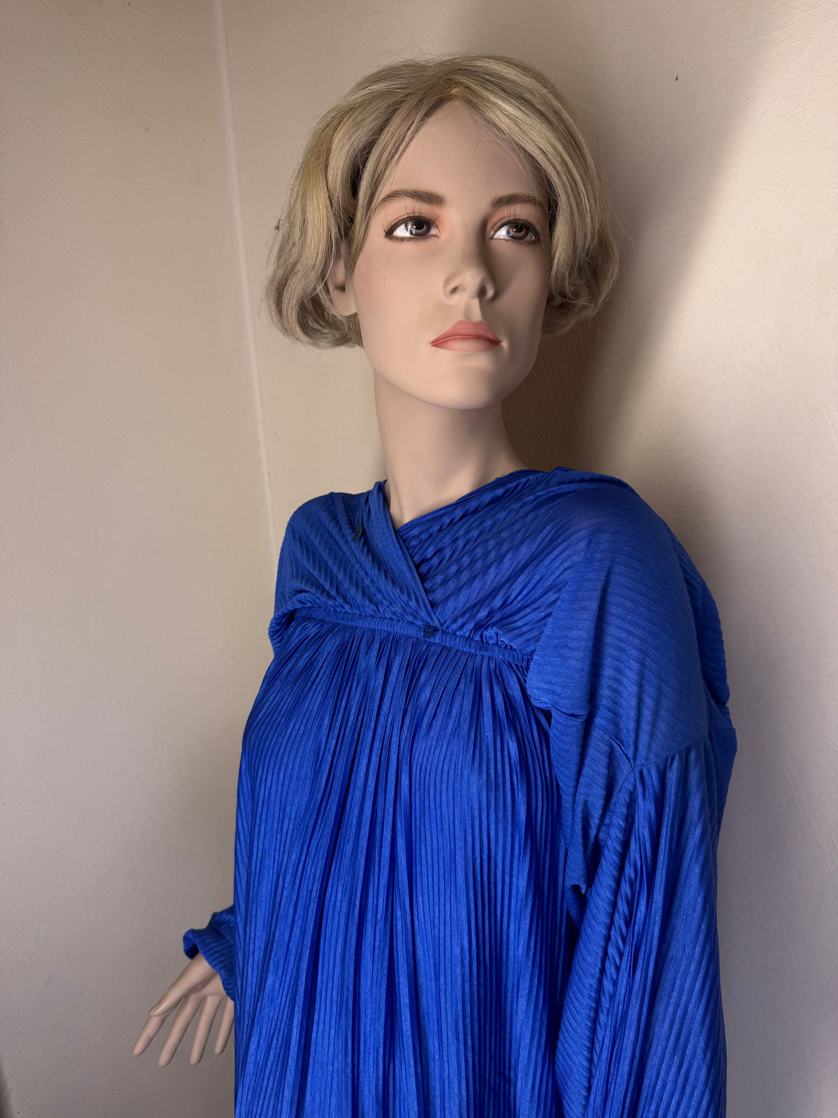 Vintage Plisseekleid Kobaltblau – Langarm Kleid mit Spitze