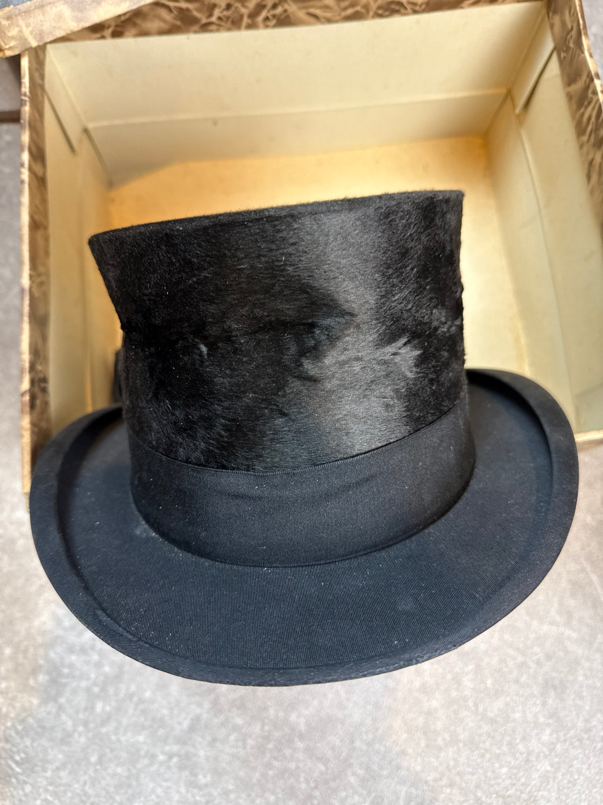 Antiker Seidenzylinder Reine Handarbeit Herren Top Hat mit Original Hutschachtel