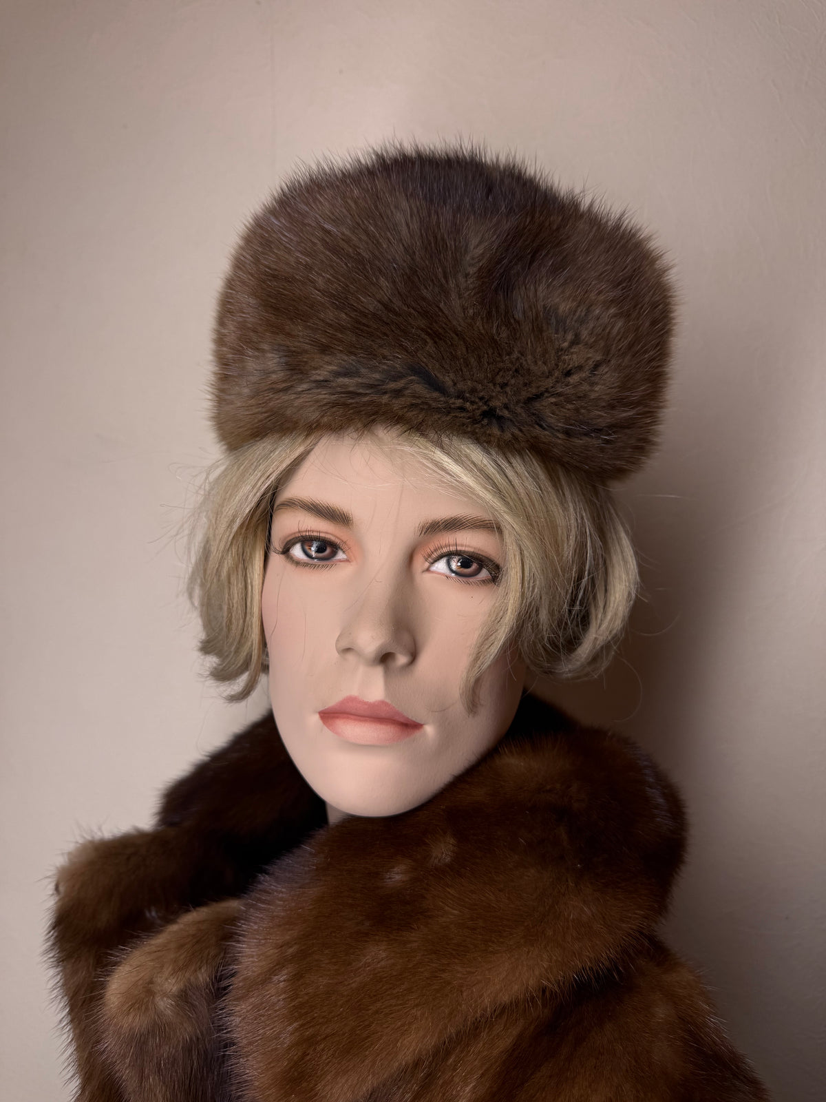 Exklusive Vintage Pelzmütze Echtpelz Braun Damen Wintermütze Fellmütze Russischer Stil