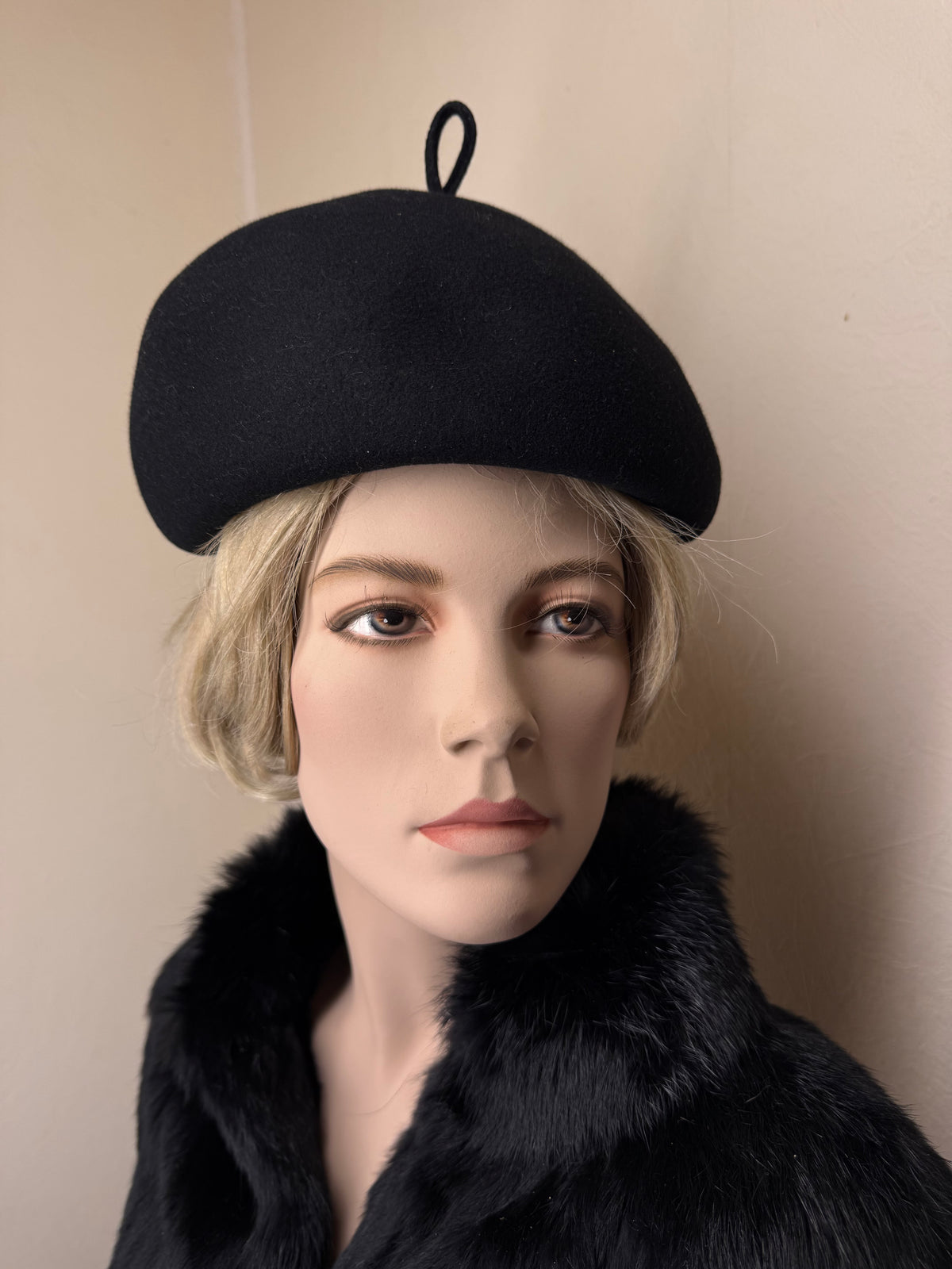 Vintage Damen Barett Schwarz – Klassische Baskenmütze aus Filz
