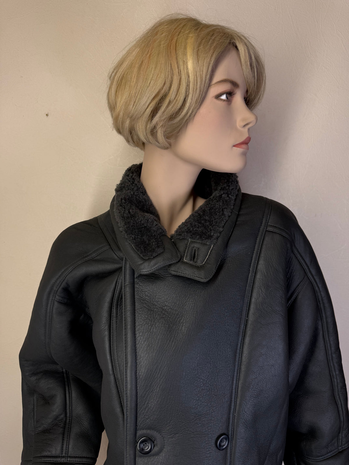 Vintage Herren Lammfellmantel Schwarz – R&A Echtleder Shearling