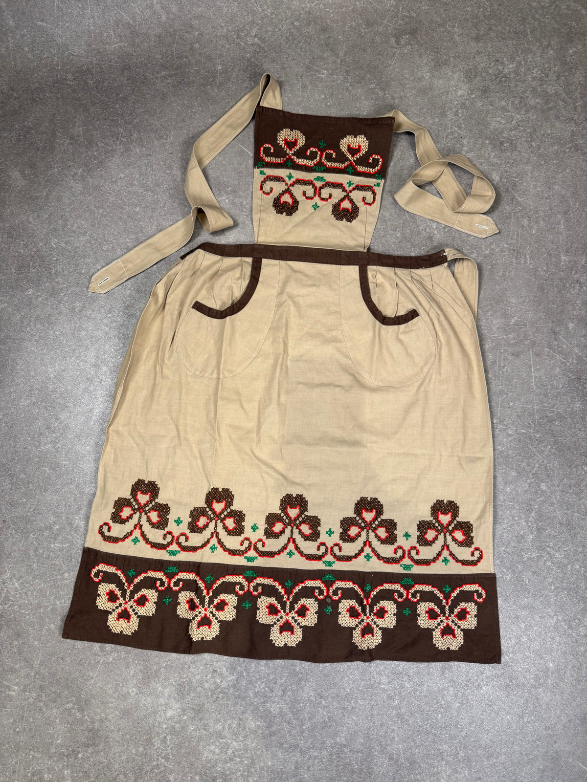 Vintage Latzschürze Damen Creme Braun Bestickt Retro Trägerschürze