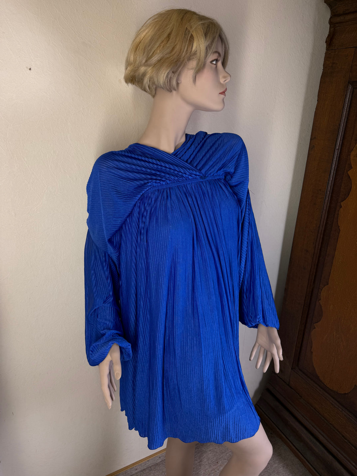 Vintage Plisseekleid Kobaltblau – Langarm Kleid mit Spitze