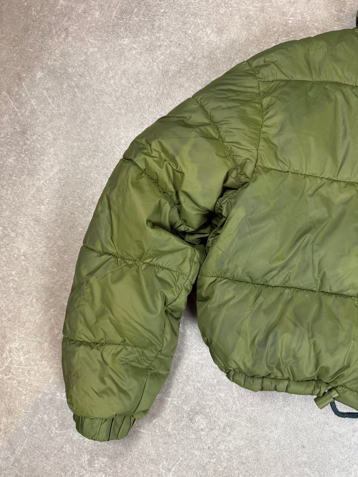 Damen Pufferjacke Olivgrün Gr. S – kurze Cropped Steppjacke