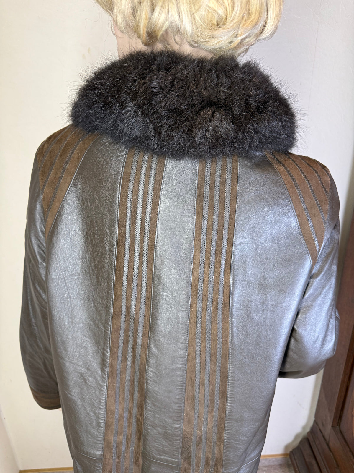 Vintage Norma Ledermantel Echtleder mit Nutria Naturfell Braun – Gr. ca. 42