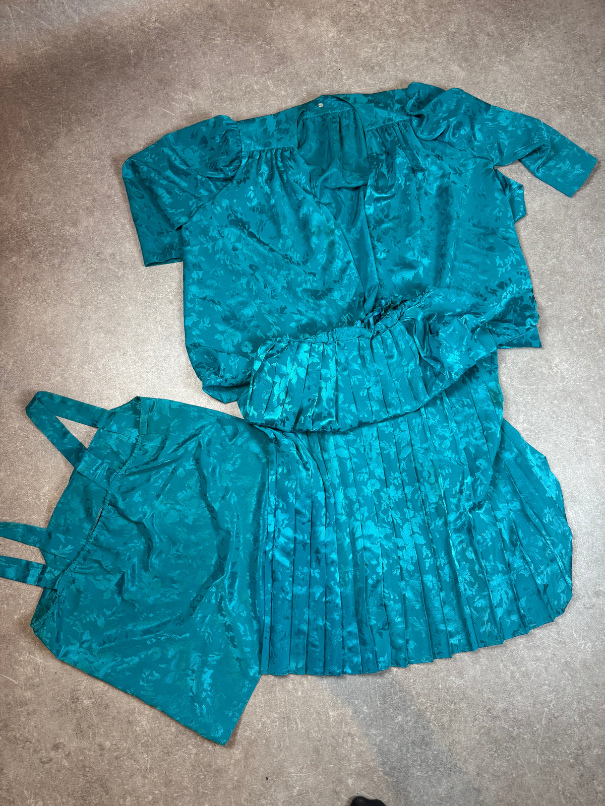 Vintage 80er Damen 3-Teiler Türkis – Plisseerock, Top & Bluse Floral