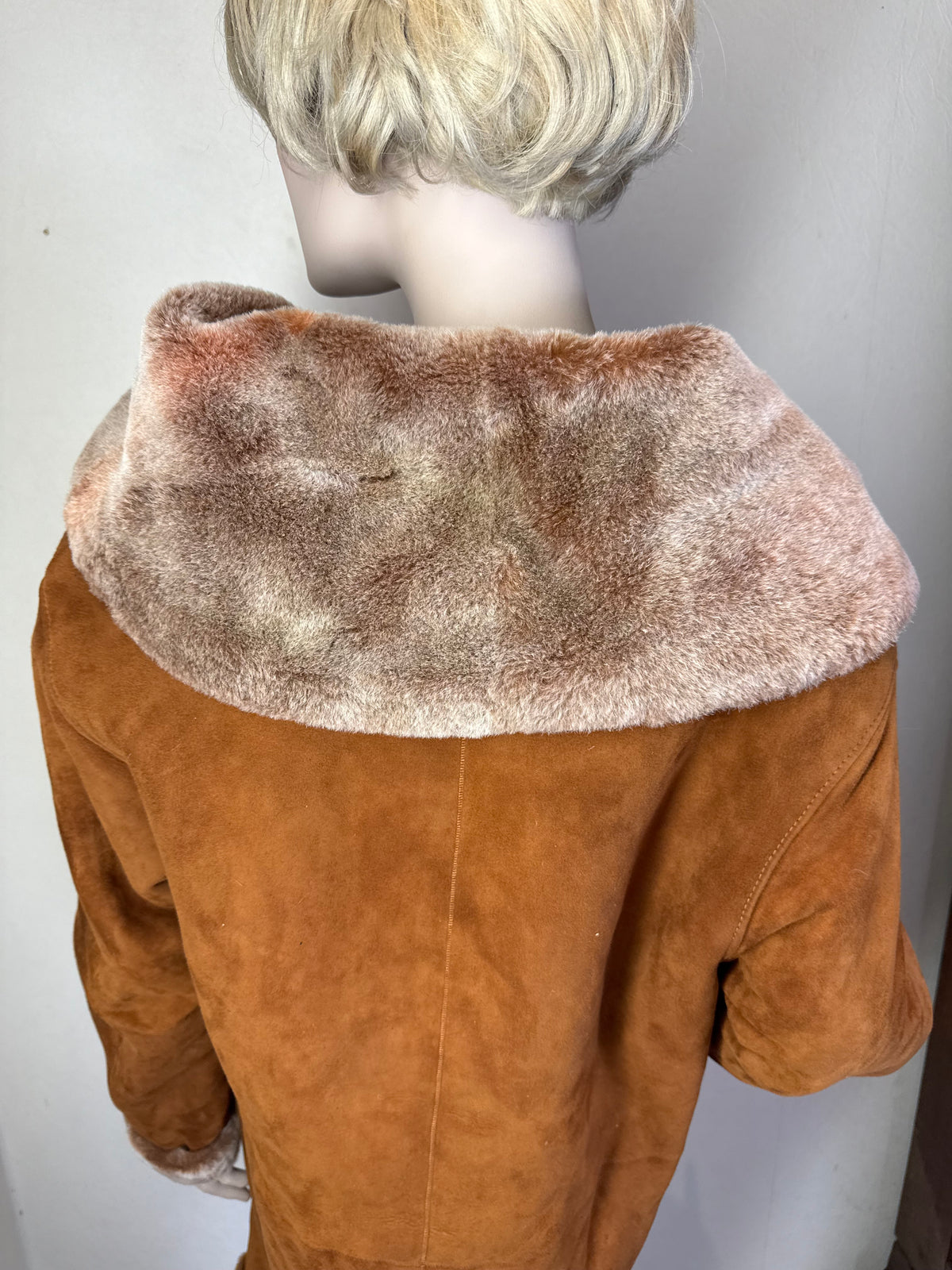 Élégance Paris Vintage Lammfellmantel Damen Gr. 38 – Shearling Cognac