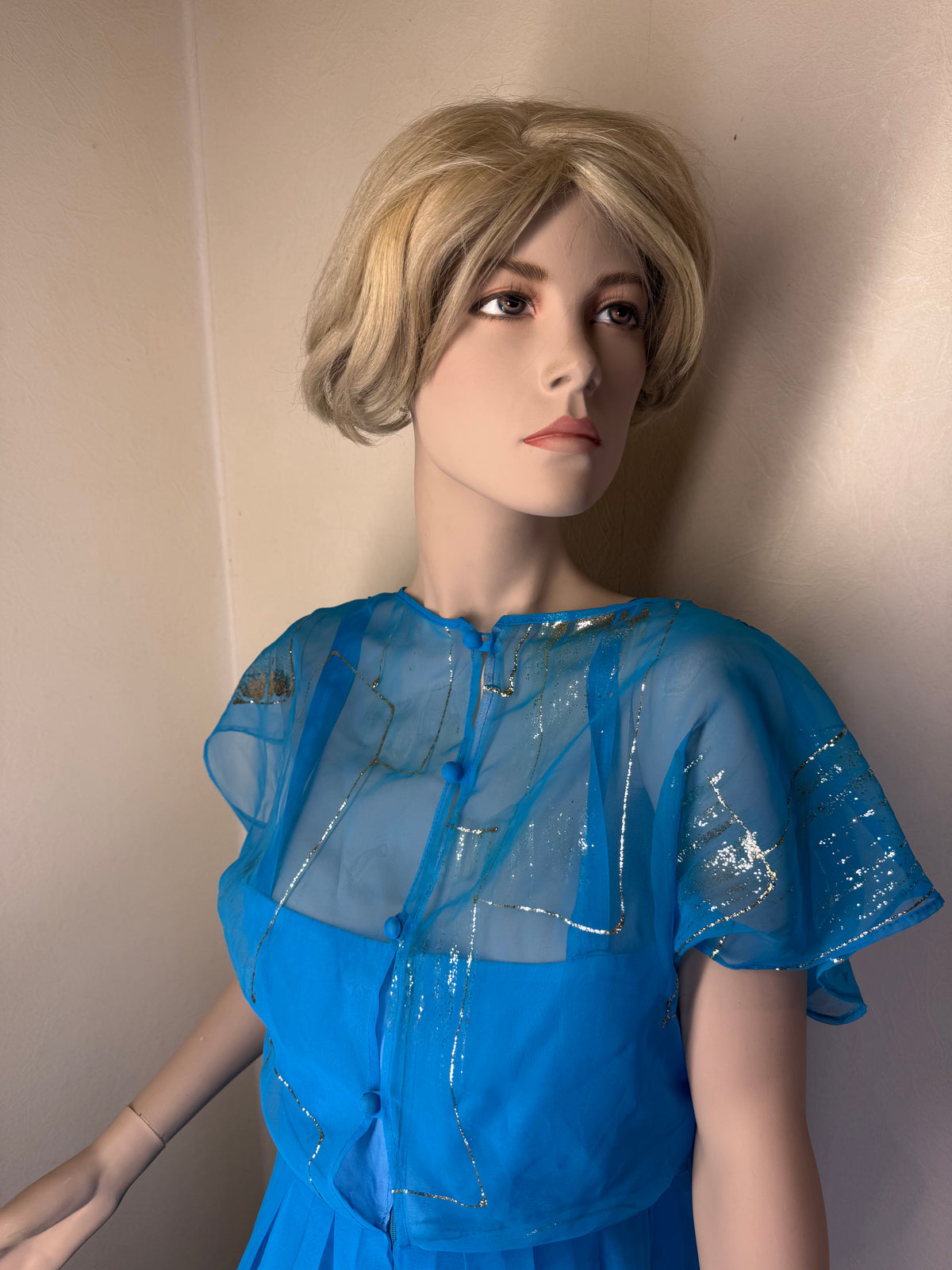 Vintage Abendkleid Blau Hellblau - Maxikleid mit Chiffon Cape & Golddekor
