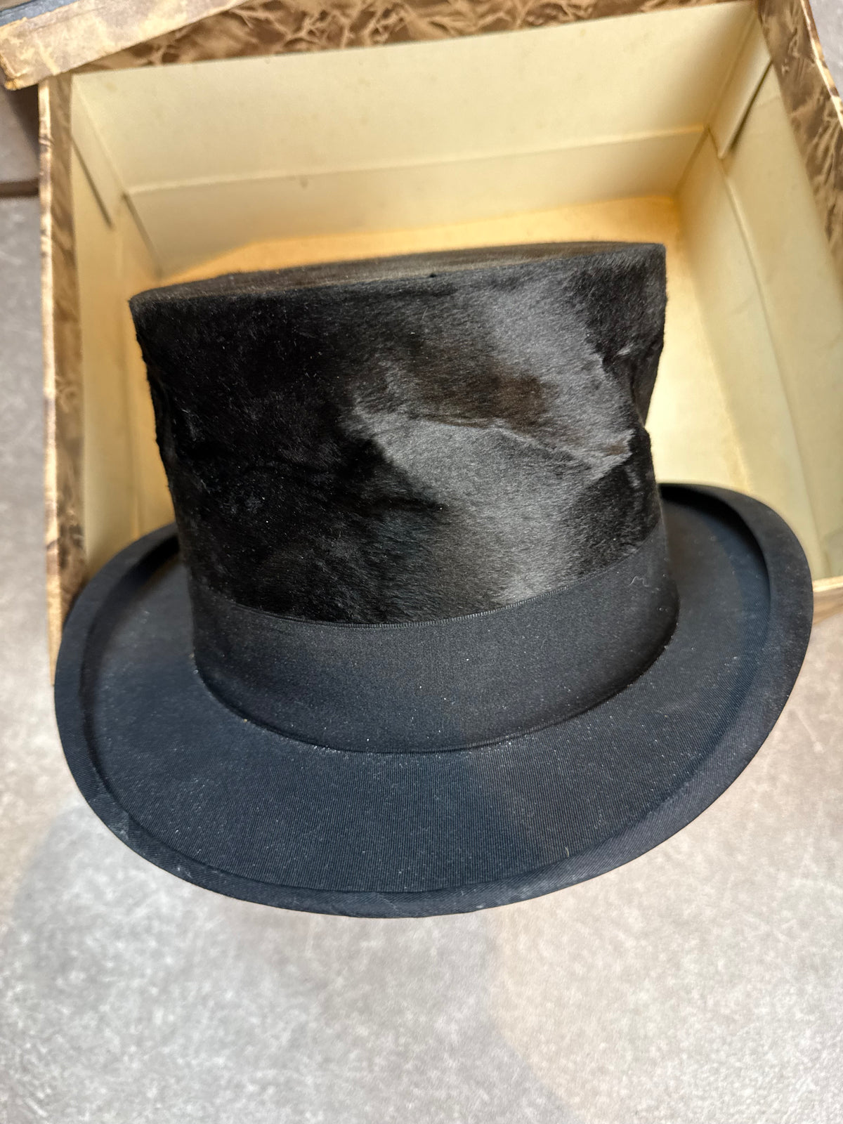 Antiker Seidenzylinder Reine Handarbeit Herren Top Hat mit Original Hutschachtel