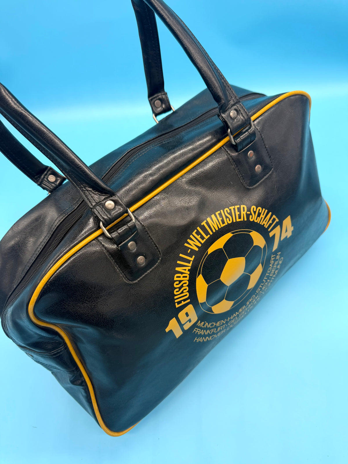 Vintage Fußball WM 1974 Sporttasche Skyline Weltmeisterschaft Deutschland Retro