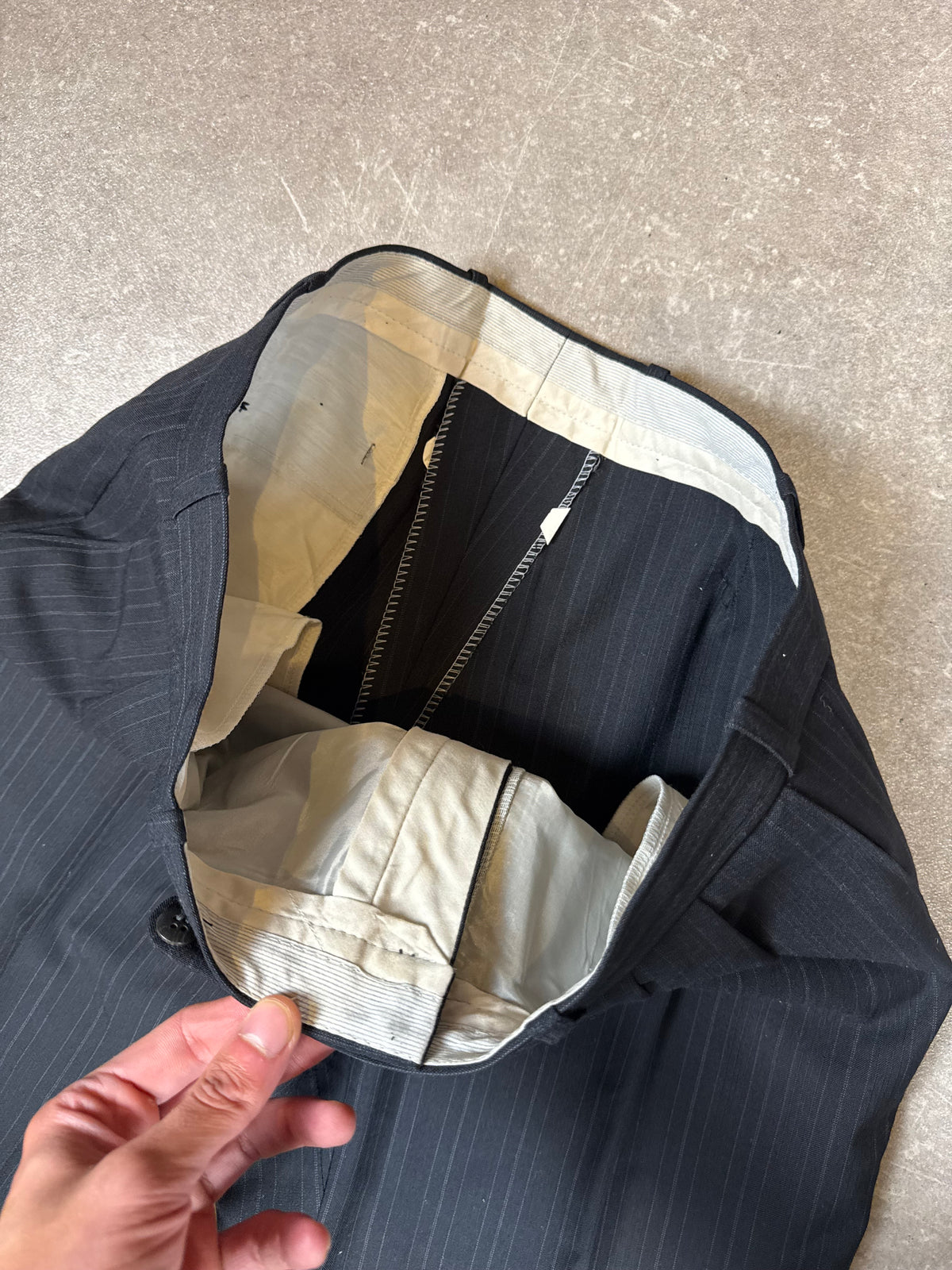 Vintage Herren Anzug Nadelstreifen Schwarz 2-teilig Sakko & Hose – klassisch elegant