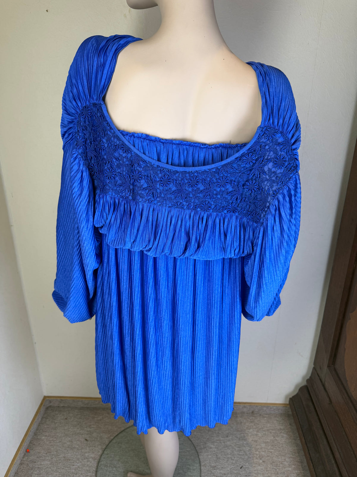 Vintage Plisseekleid Kobaltblau – Langarm Kleid mit Spitze
