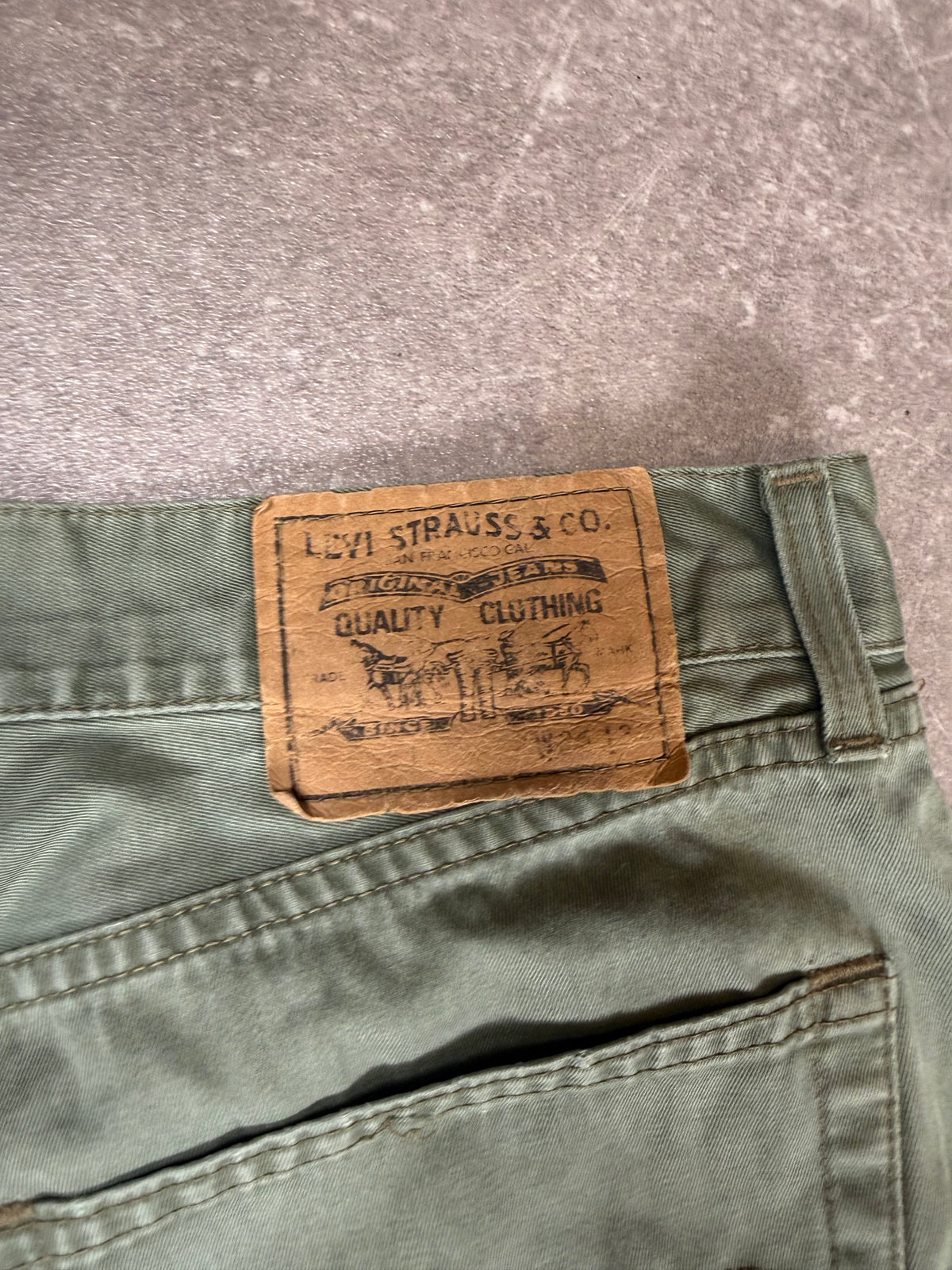 Levi’s 501 Vintage Jeans W36 L34 – Olivgrün Button Fly