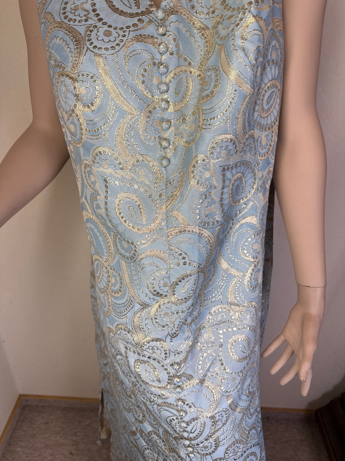 Vintage 60er/70er Maxikleid Hellblau Gold – Paisley Brokat Abendkleid