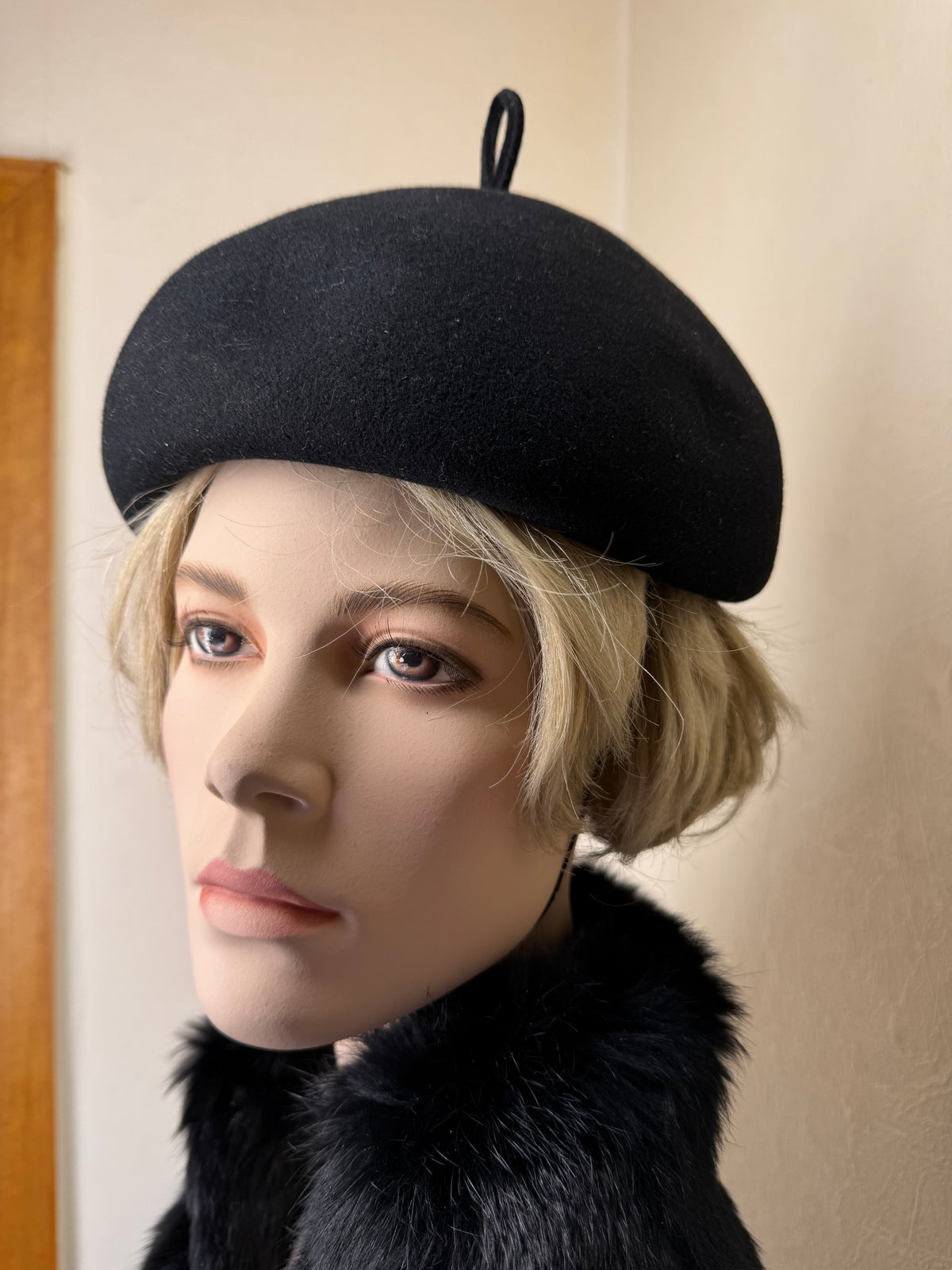 Vintage Damen Barett Schwarz – Klassische Baskenmütze aus Filz