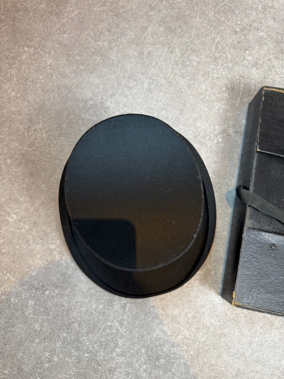 Antiker Klappzylinder Chapeau Claque schwarz Druckfrei Patent Zylinder mit Original Hutbox Vintage