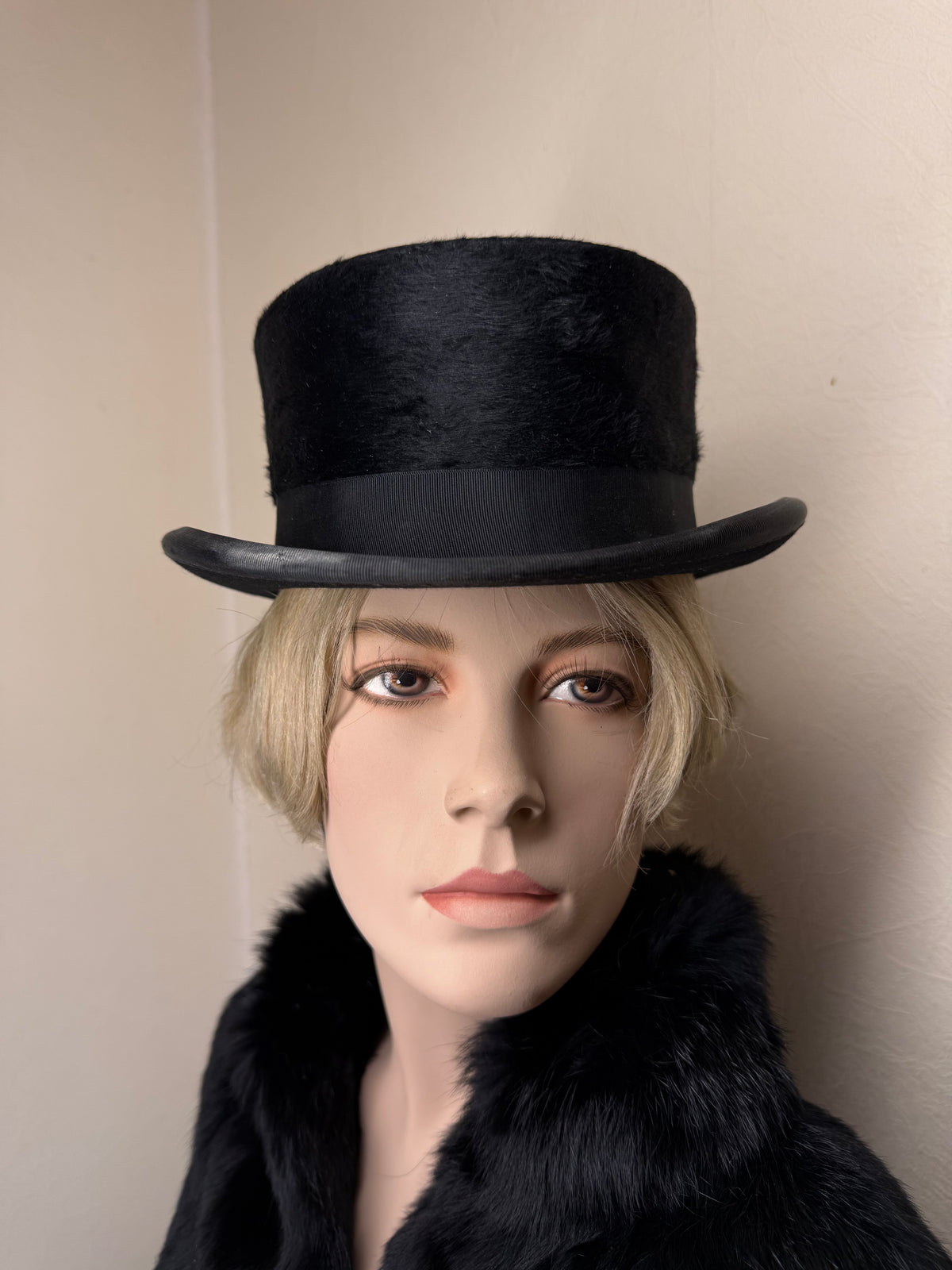 Antiker Seidenzylinder Gr. 58 Th. Beuvig Herren Top Hat mit original Hutkoffer