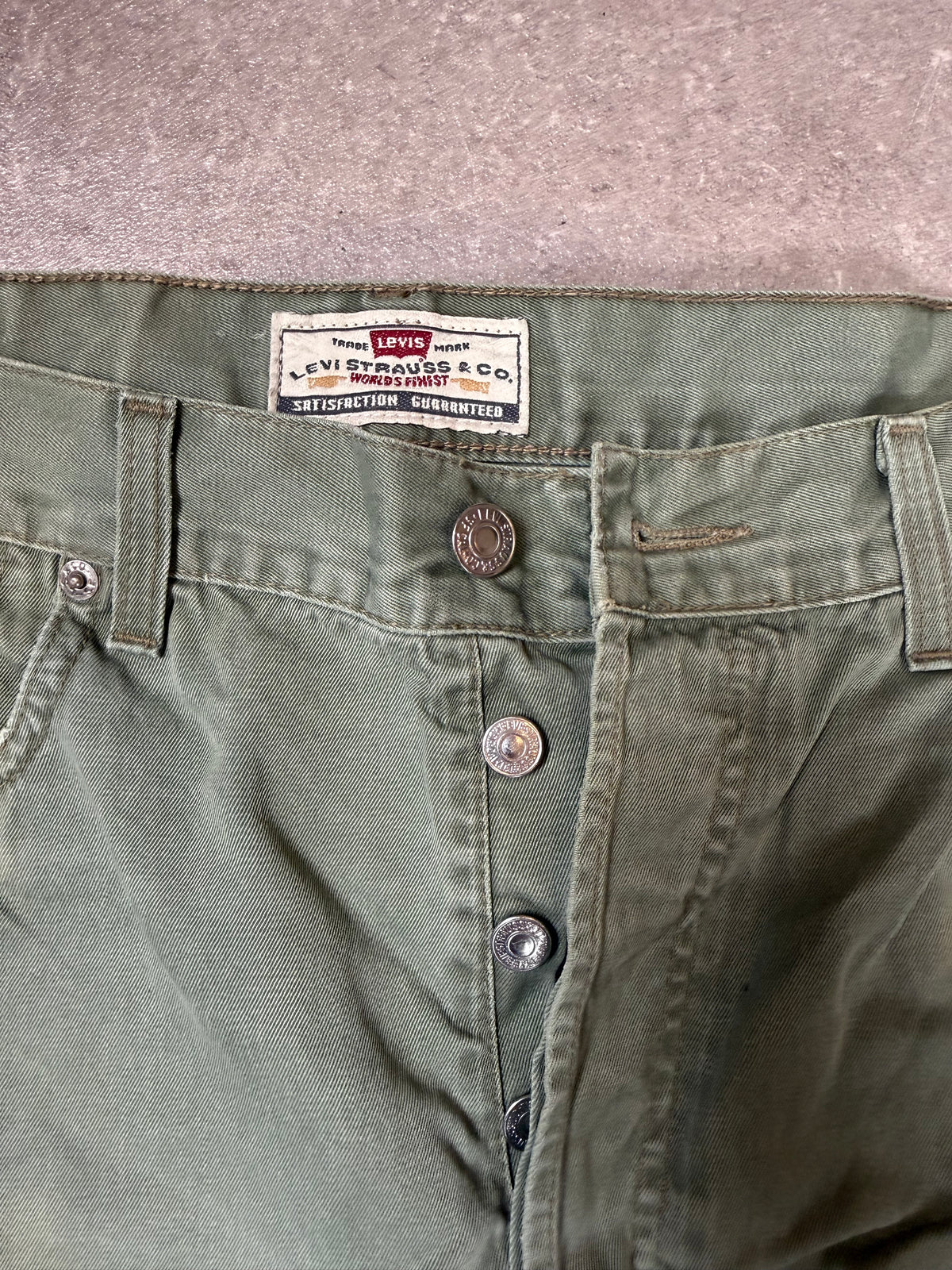 Levi’s 501 Vintage Jeans W36 L34 – Olivgrün Button Fly