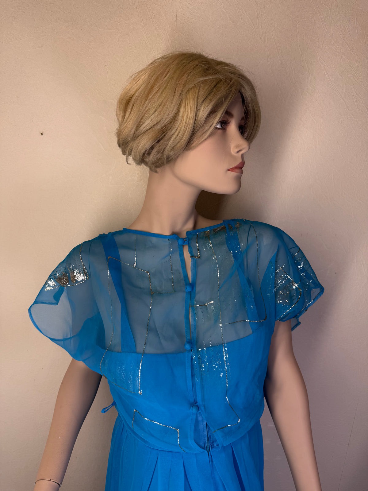 Vintage Abendkleid Blau Hellblau - Maxikleid mit Chiffon Cape & Golddekor