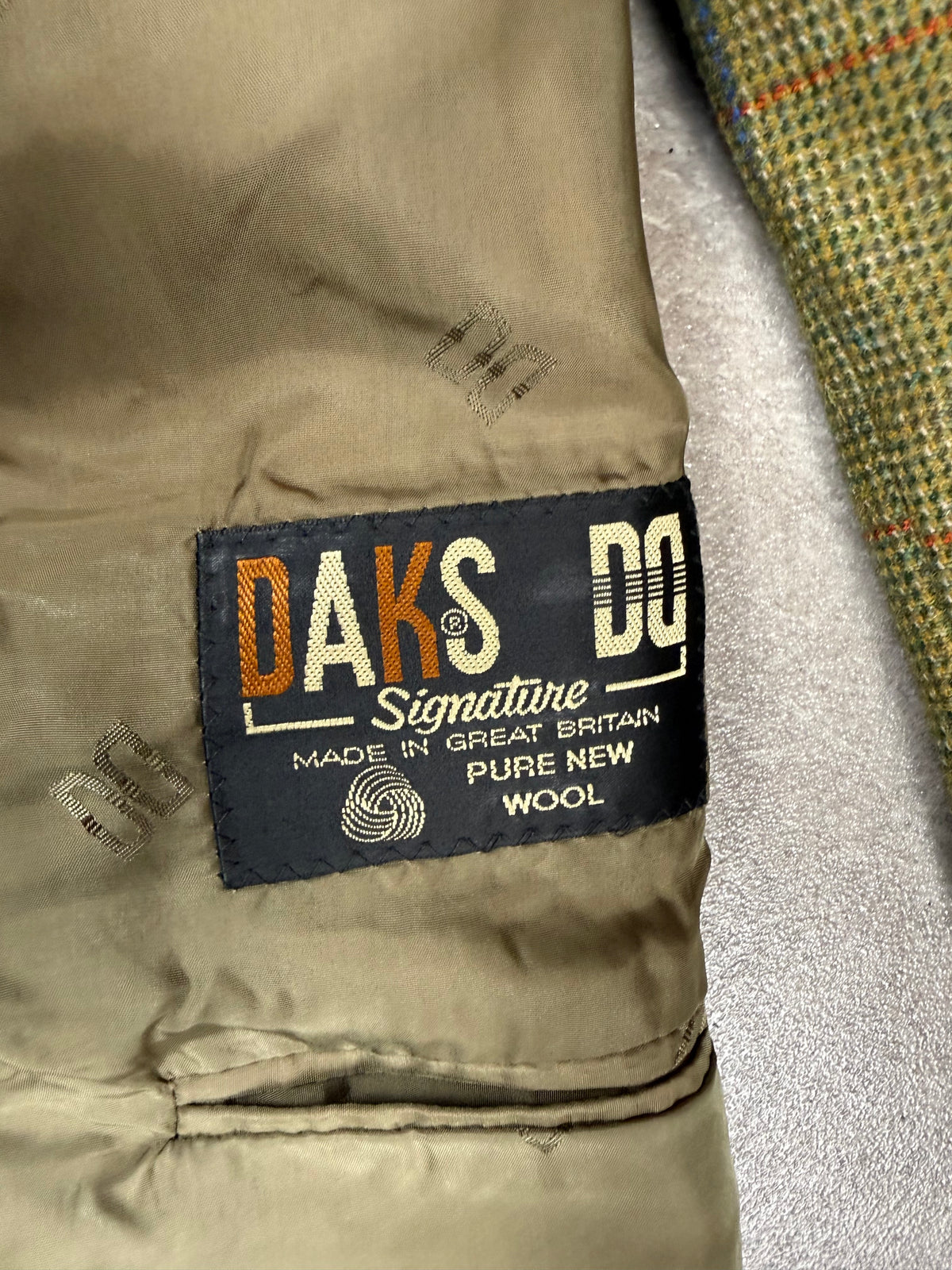 Vintage DAKS Signature Tweed Sakko – Pure New Wool – Made in Great Britain
