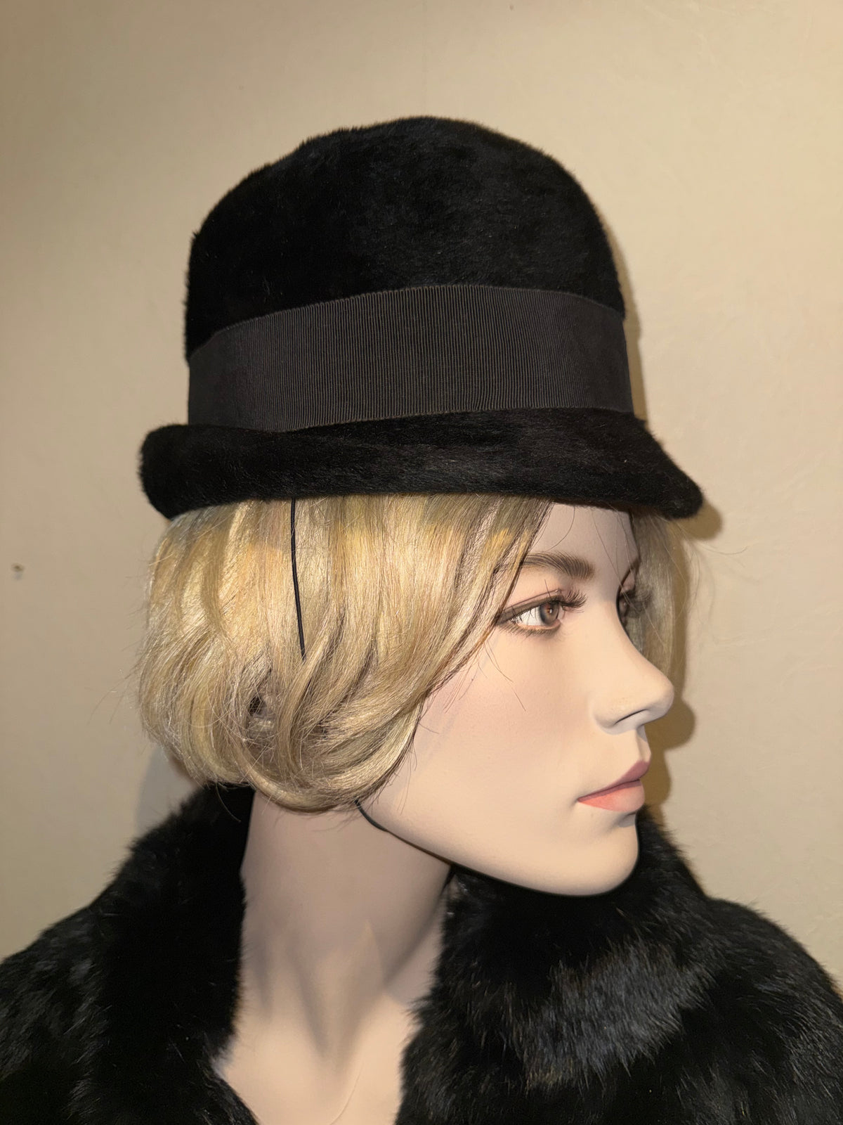 Vintage Damenhut Schwarz mit Ripsband – Eleganter Hut Mid Century