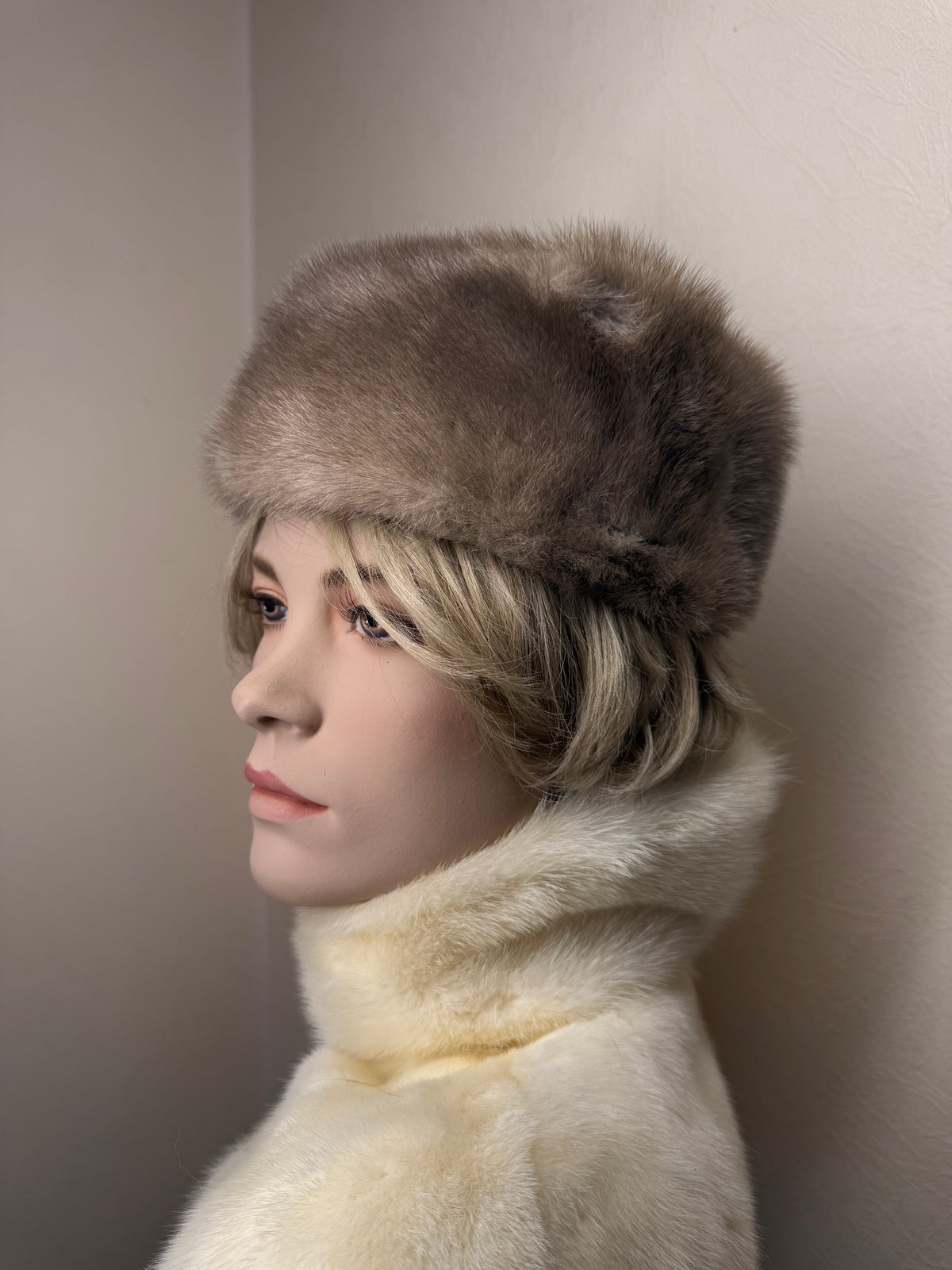 Vintage Nerz Pelzmütze Echtpelz Hellbraun Russische Wintermütze Damen Luxury Fur Hat