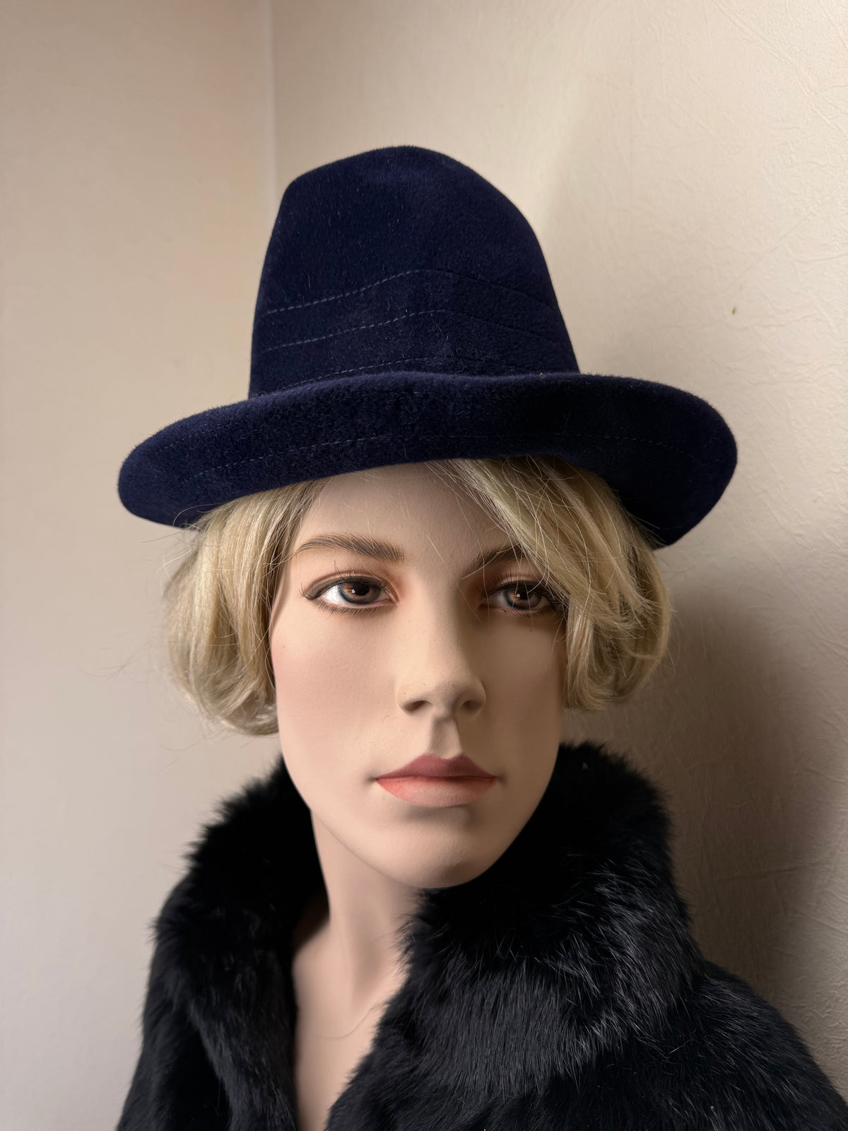 Vintage Filzhut Dunkelblau – Klassischer Navy Hut Retro