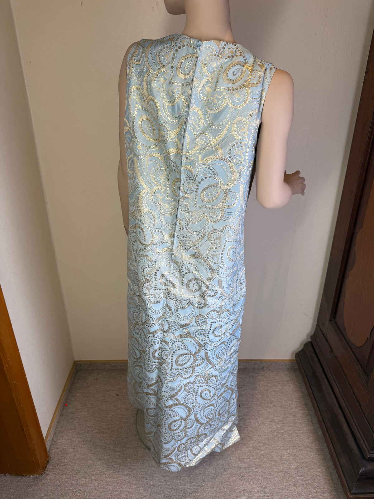 Vintage 60er/70er Maxikleid Hellblau Gold – Paisley Brokat Abendkleid