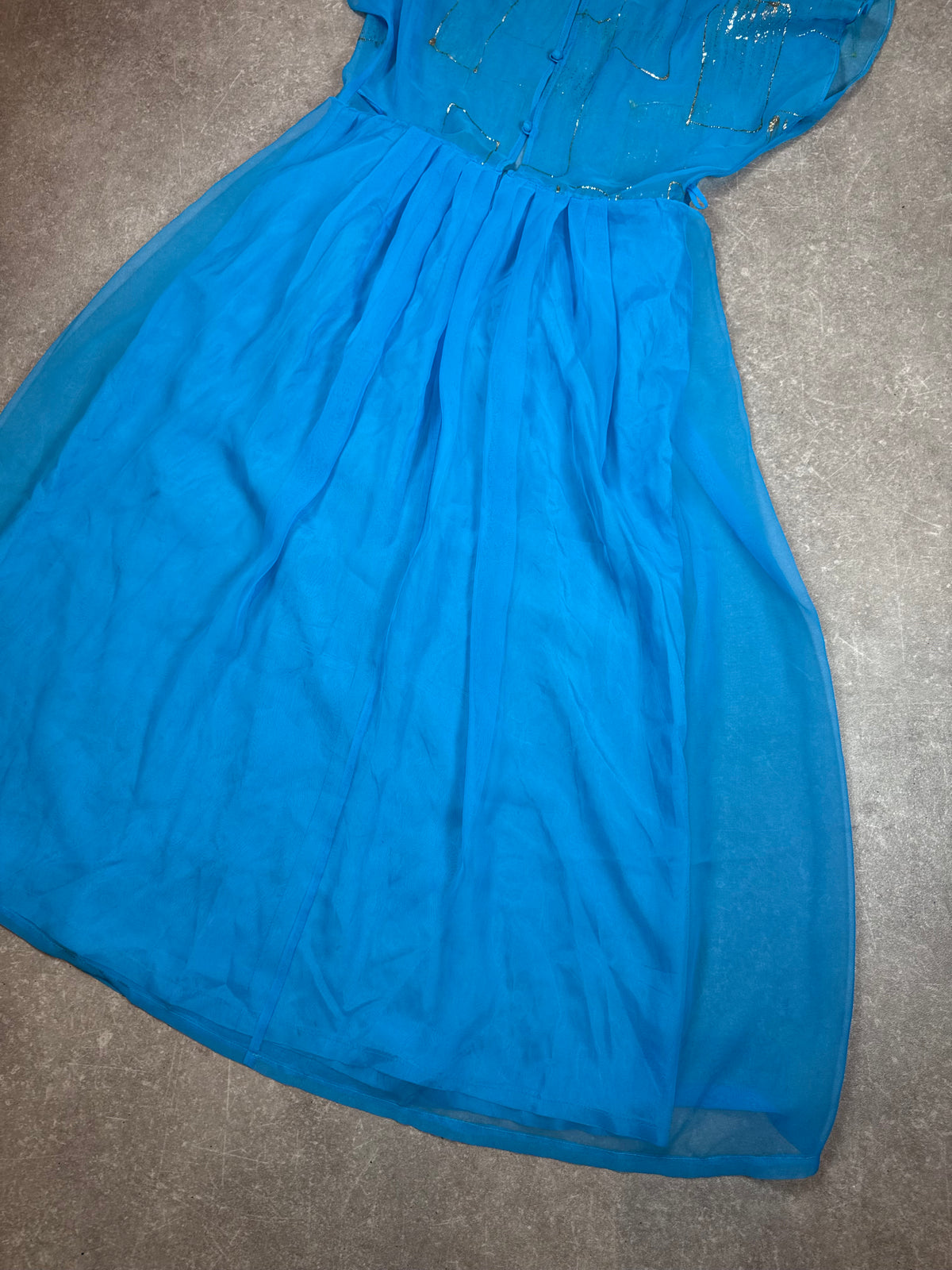 Vintage Abendkleid Blau Hellblau - Maxikleid mit Chiffon Cape & Golddekor