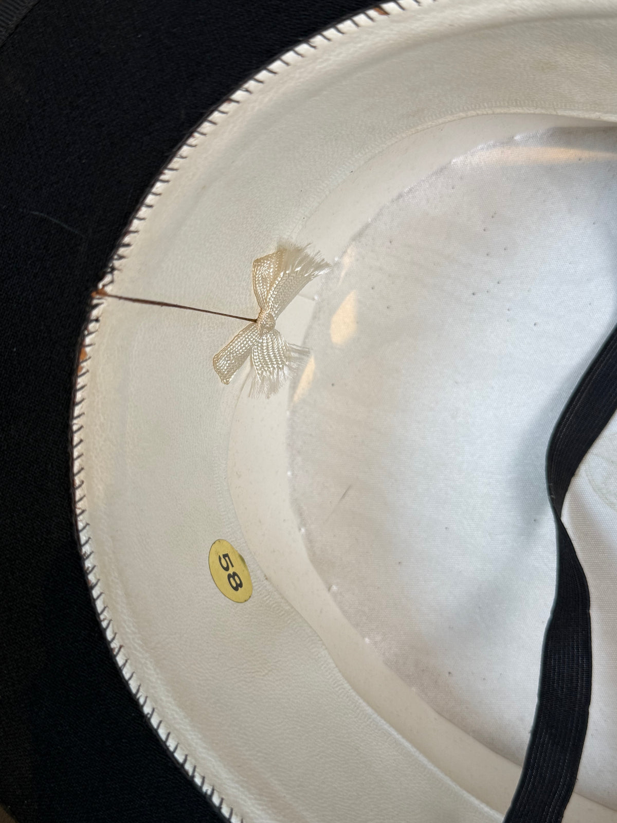 Antiker Seidenzylinder Gr. 58 Th. Beuvig Herren Top Hat mit original Hutkoffer