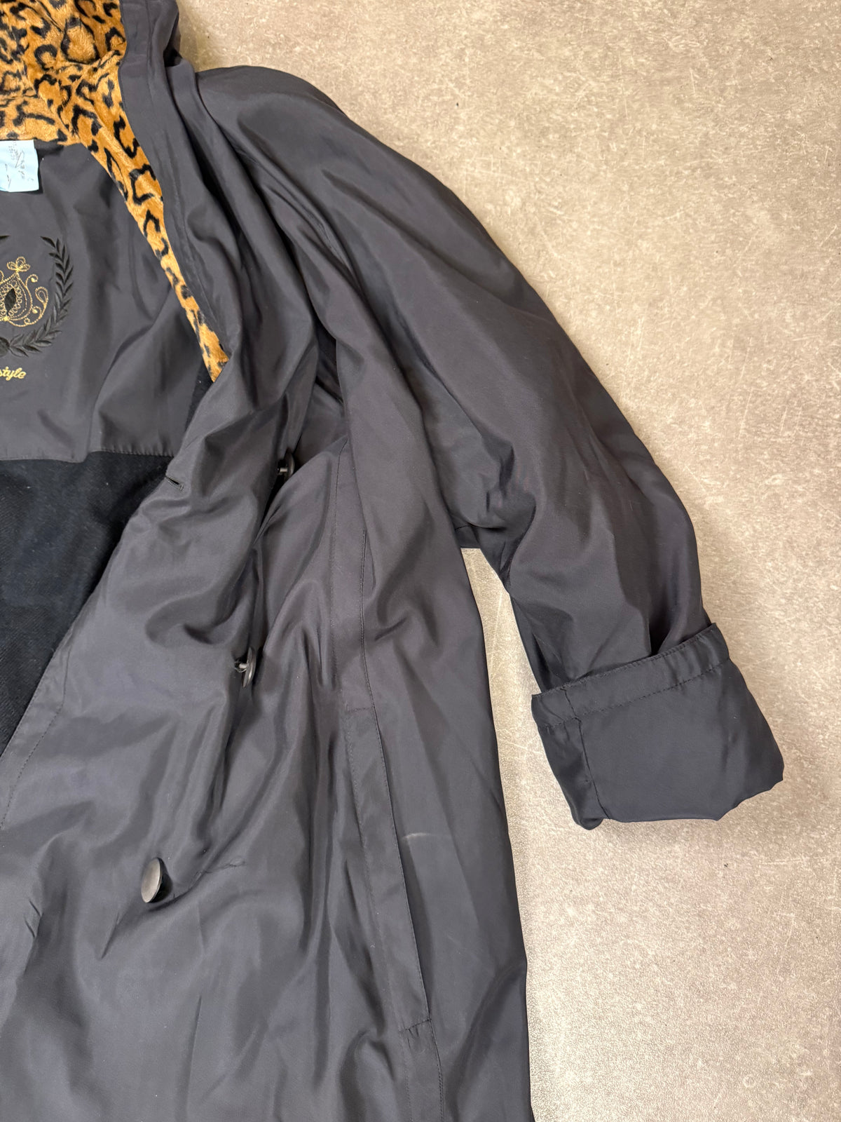 Vintage Damen Mantel Schwarz mit Leo Kapuze Leopard Longcoat Oversize