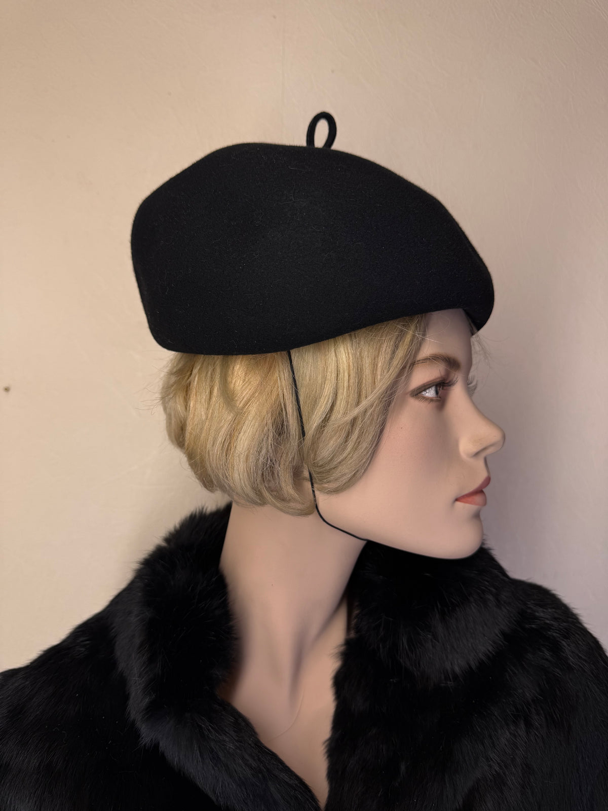 Vintage Damen Barett Schwarz – Klassische Baskenmütze aus Filz