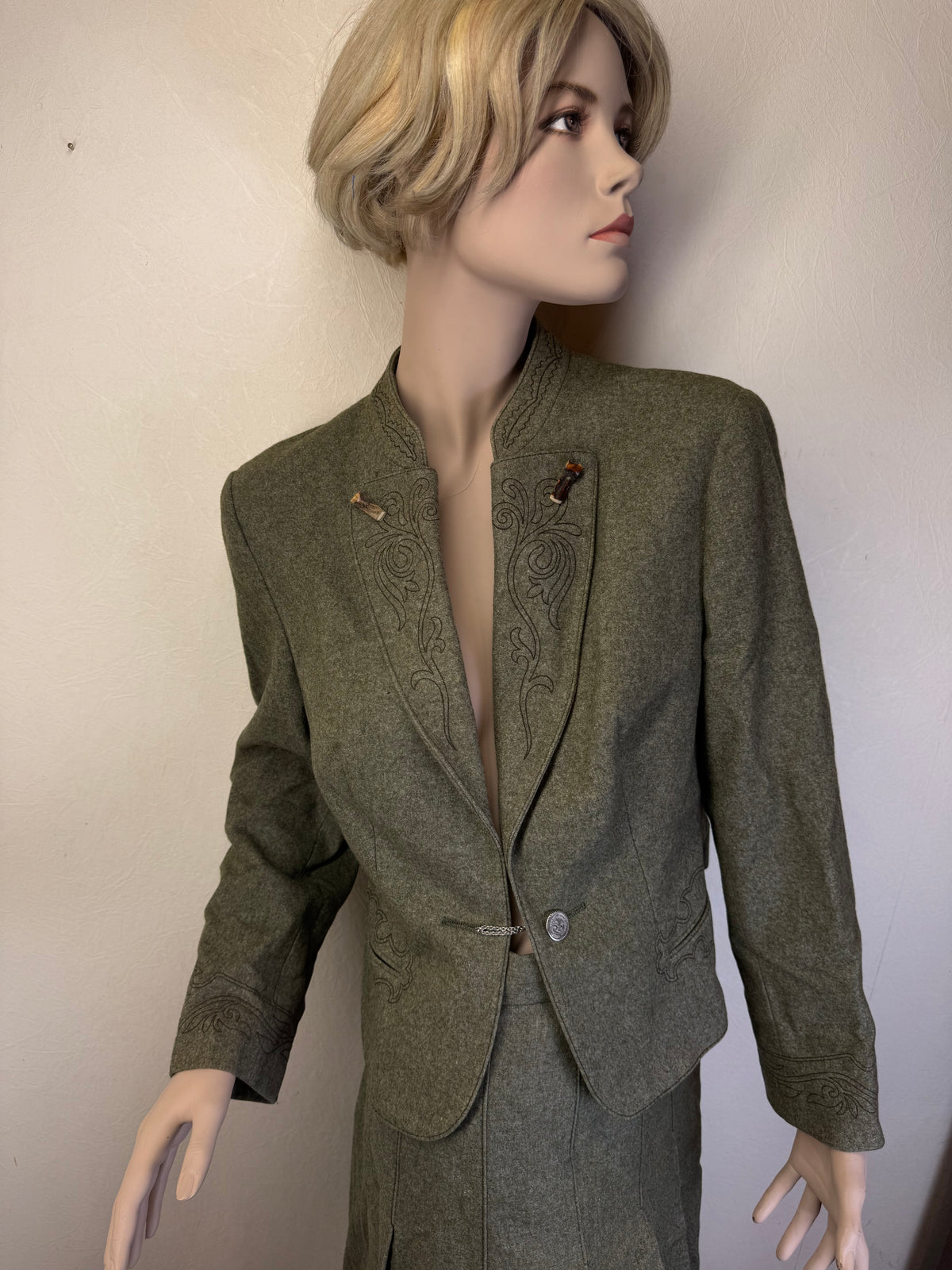 Vintage Julius Lang Damen Trachten Kostüm Schurwolle – Blazer & Faltenrock